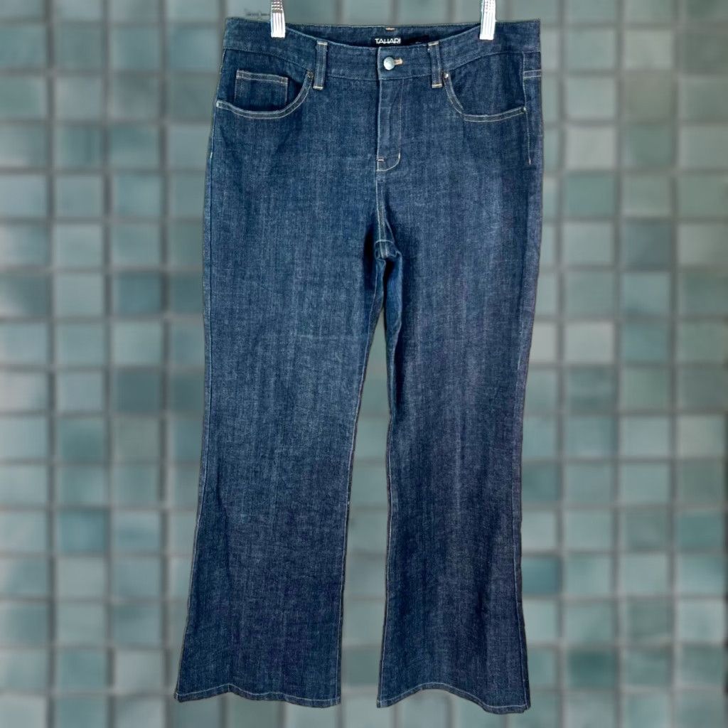 Vintage Tahari Jeans Flared Leg Stretch Blue 32x32 10 Women Denim Cotton Blend Zipper Mid Rise Classic Bootcut Size 10 Size 32" / US 10 / IT 46 - 1 Thumbnail