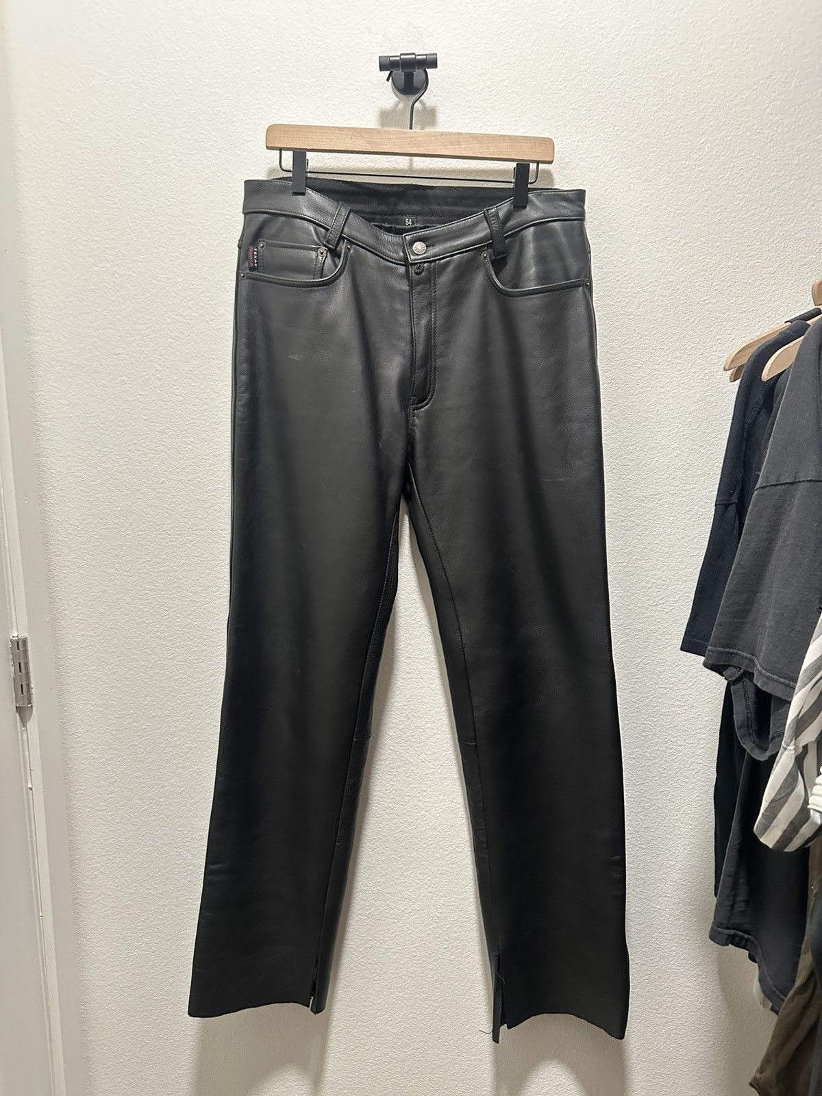 Vintage Black Leather Trousers Size US 34 / EU 50 - 1 Thumbnail