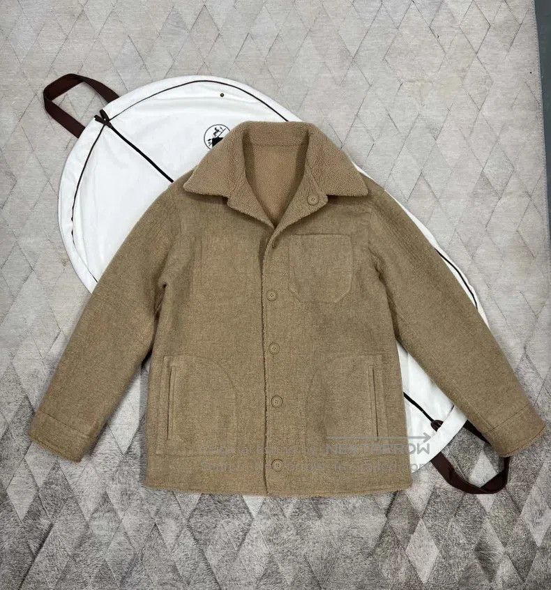 Fendi Fendi Double-sided cashmere fur shearling coat, elegant de Size US L / EU 52-54 / 3 - 5 Thumbnail