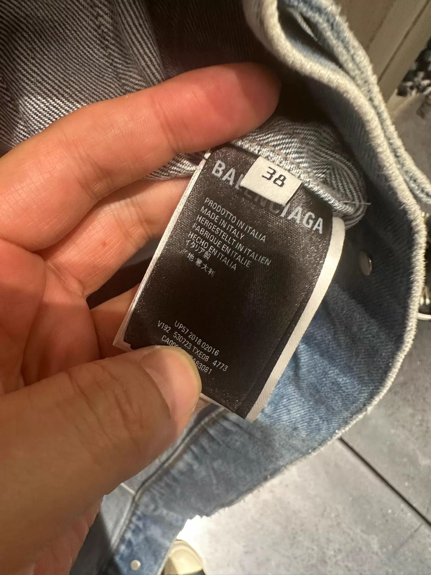 Balenciaga Balenciaga Graffiti Denim Jacket 38 New with Tags Size XS / US 0-2 / IT 36-38 - 6 Thumbnail