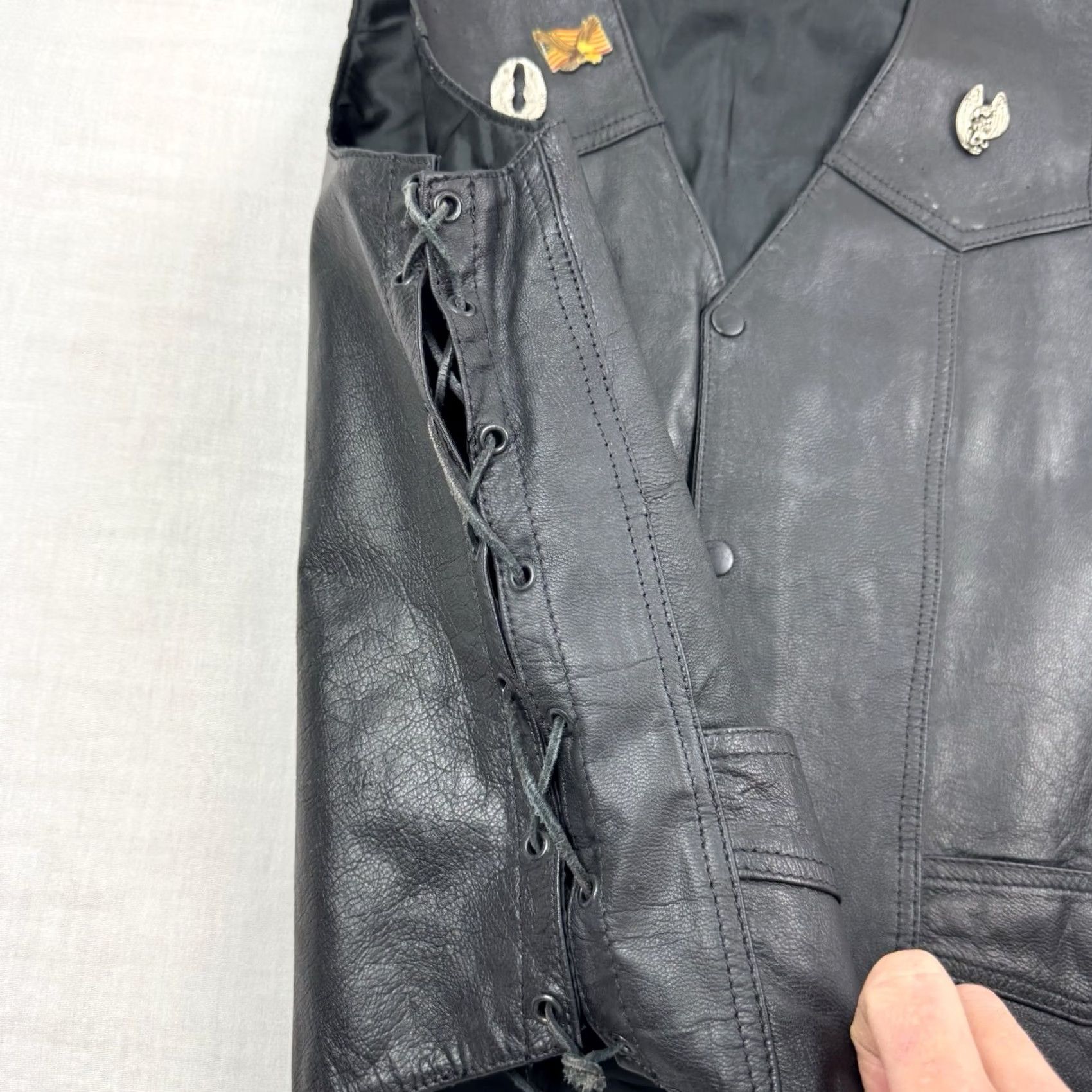 Hudson VINTAGE Hudson Leather Biker Vest Adult L Black Leather Snaps 90s Mens Motorcycle Vintage Size US L / EU 52-54 / 3 - 3 Thumbnail