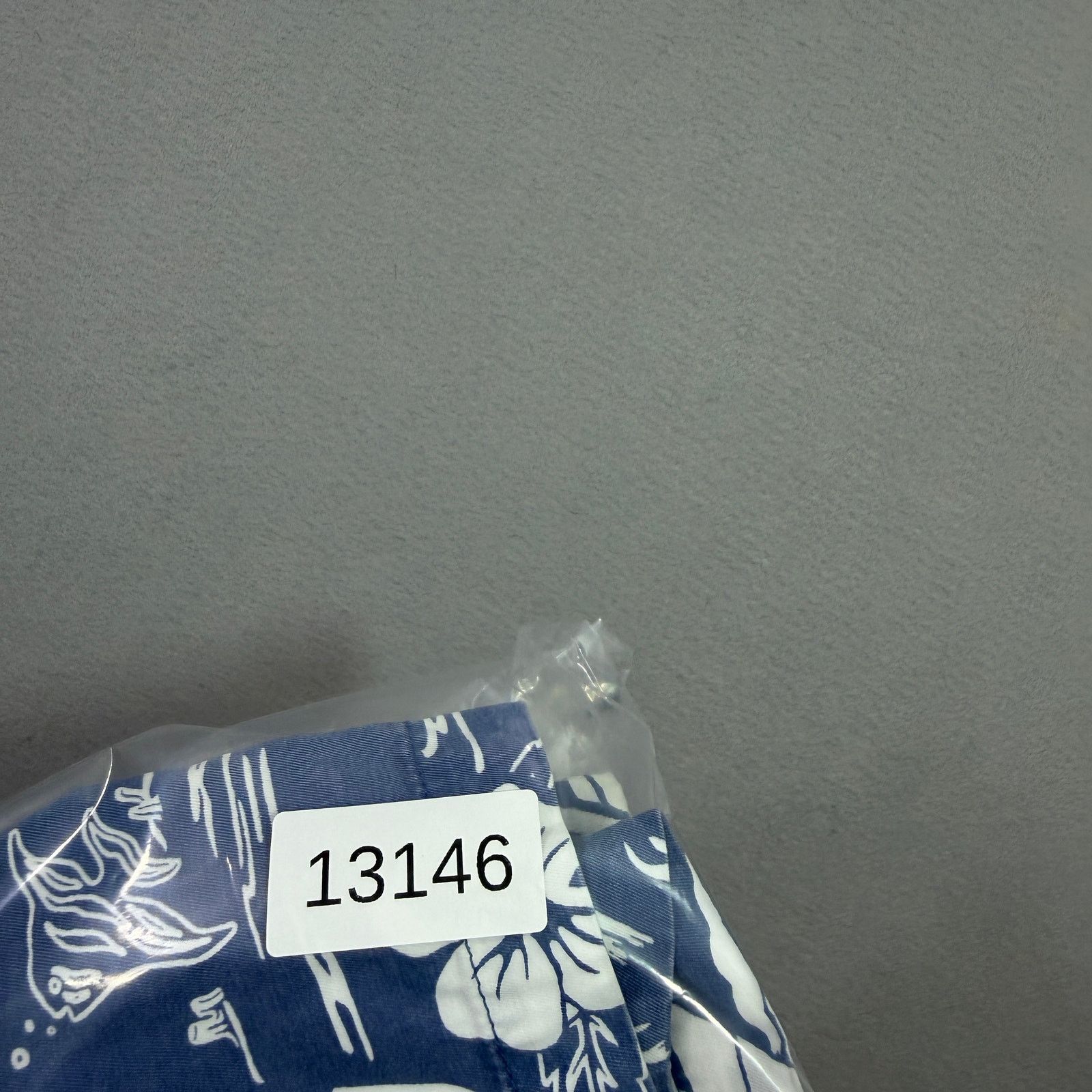 Vineyard Vines Vineyard Vines Breaker Shorts Men's 32 Blue Floral Hawaiian Size US 32 / EU 48 - 12 Thumbnail