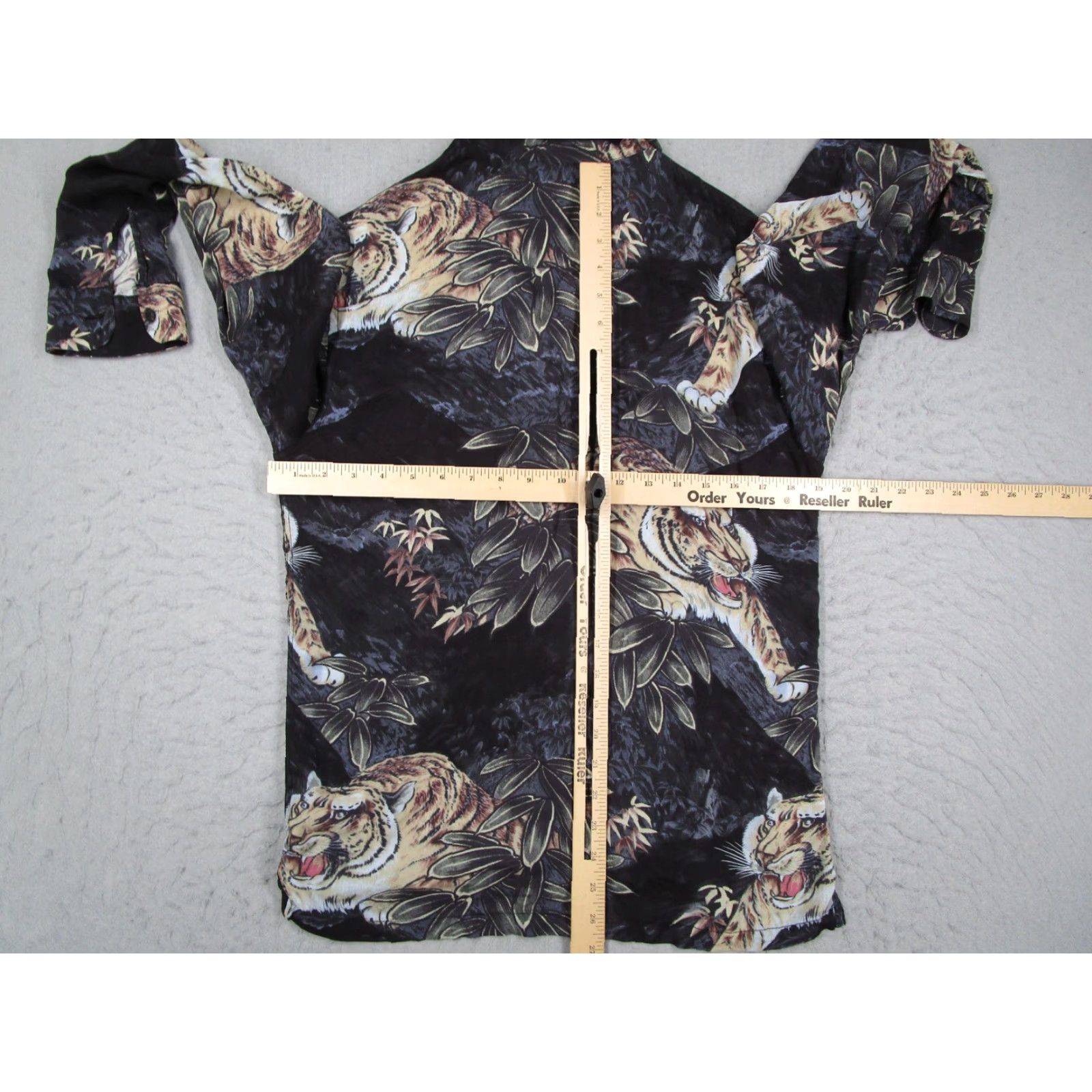 Allsaints VINTAGE AllSaints Shirt Mens Small Black Chokai LS Tiger Print Button Up MS003P Size US S / EU 44-46 / 1 - 5 Thumbnail