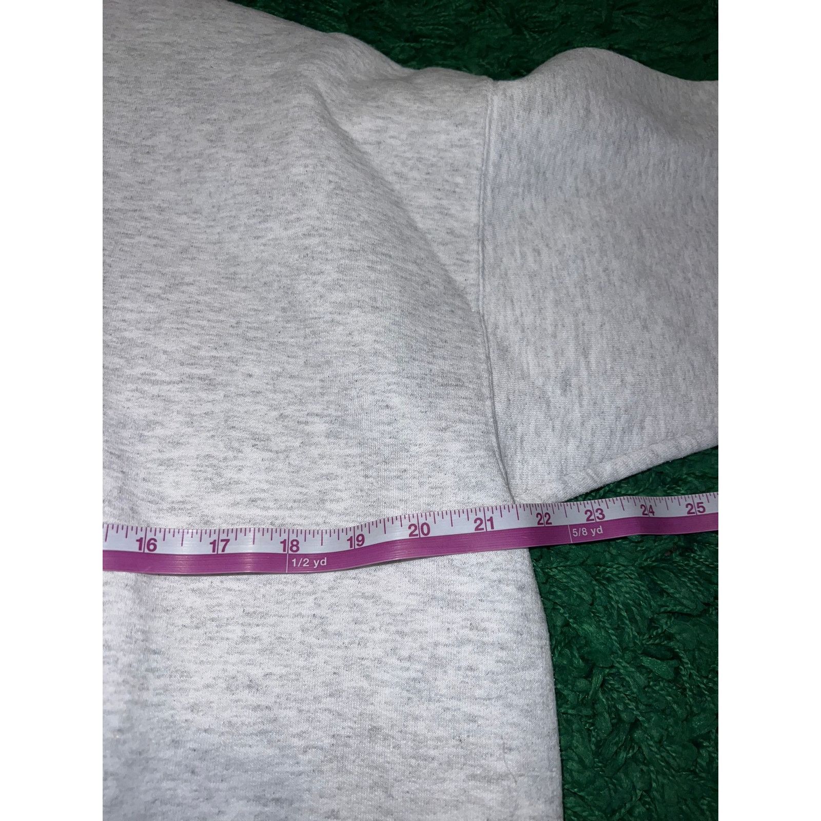 Hanes 90s Celebrating Christmas Animal Nature Sweatshirt VTG 1990s Size US L / EU 52-54 / 3 - 8 Thumbnail