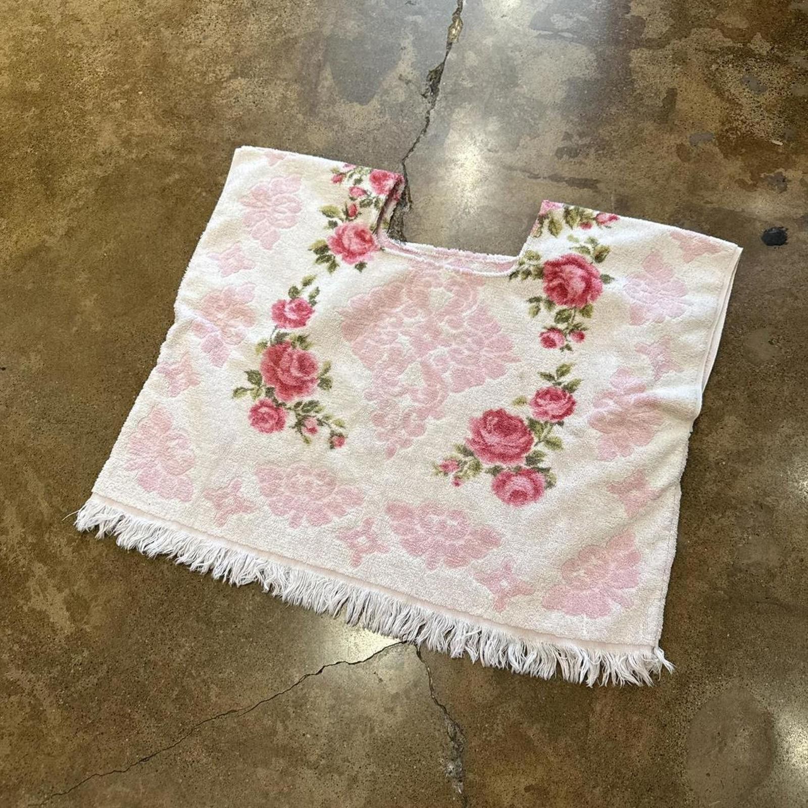 Other Vintage Rose Handmade Towel Floral Top Size ONE SIZE - 2 Thumbnail