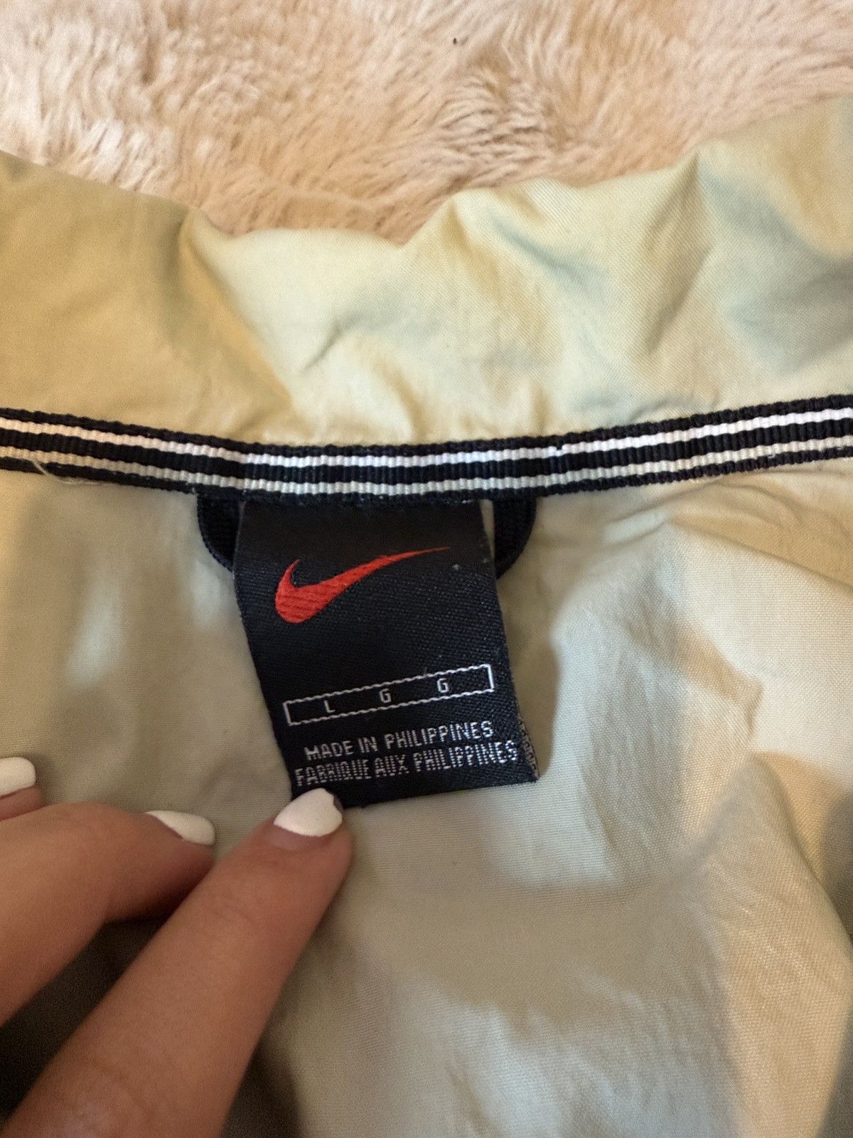 Nike Nike Beige Windbreaker Vintage Size US L / EU 52-54 / 3 - 2 Thumbnail