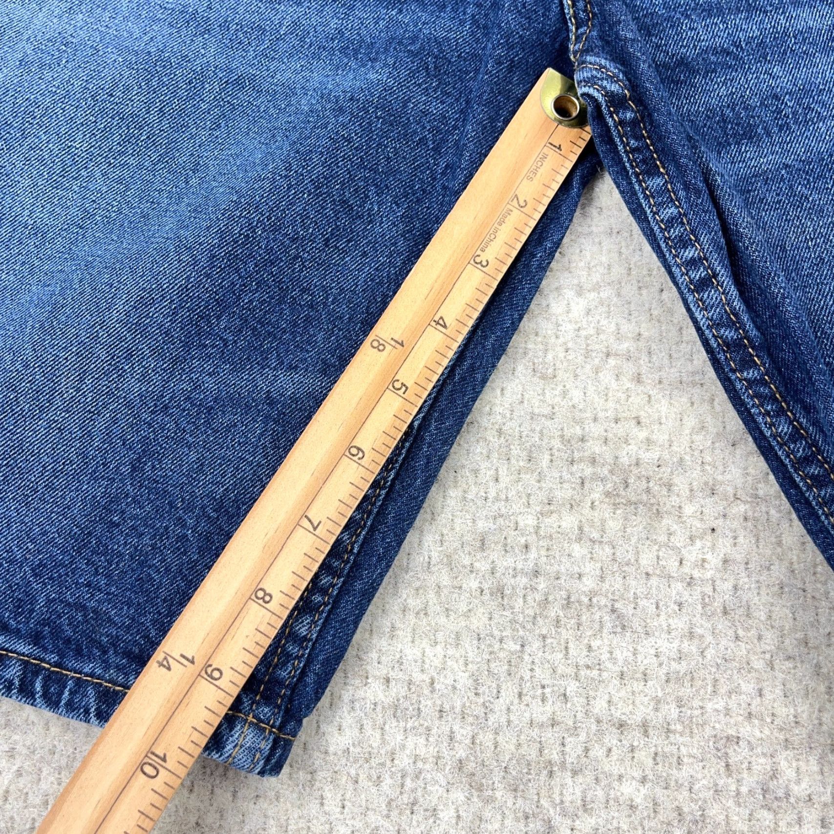 Levi's Levis 569 Shorts Men 32 Relaxed Denim Medium Wash Blue 5-Pocket Zip Belt Loops Casual Heritage 90s Theme Mens Size US 32 / EU 48 - 6 Thumbnail