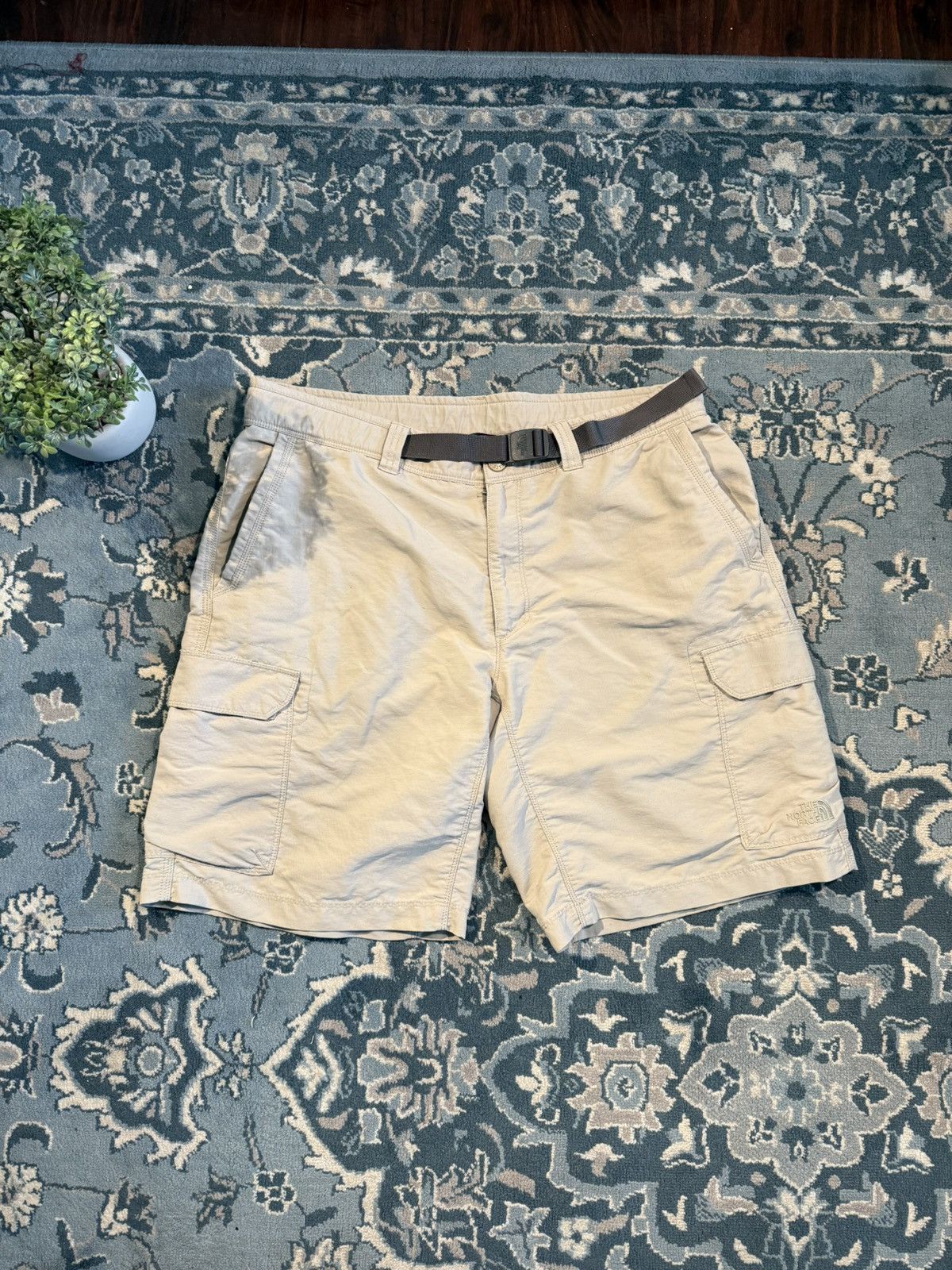 The North Face The North Face Shorts Size US 36 / EU 52 - 1 Thumbnail