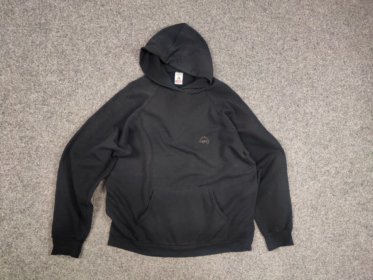 Fruit Of The Loom Vintage 90's fruit of the loom Black Faded Hoodie USA Style Size US L / EU 52-54 / 3 - 8 Thumbnail