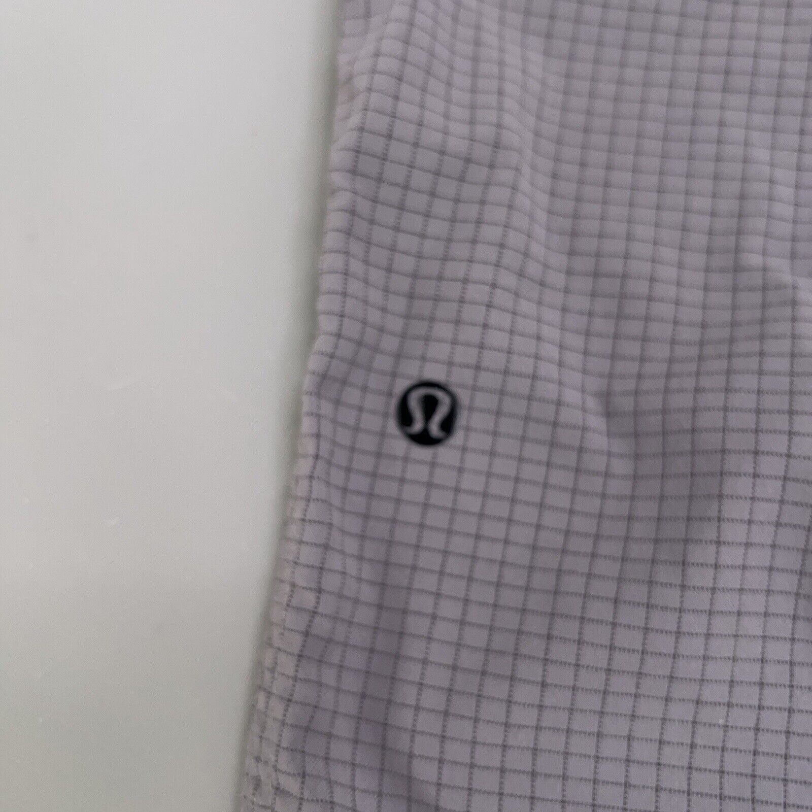 Lululemon Lululemon Shorts Men 38 Grey Grid Print 10" inseam Size US 38 / EU 54 - 5 Thumbnail