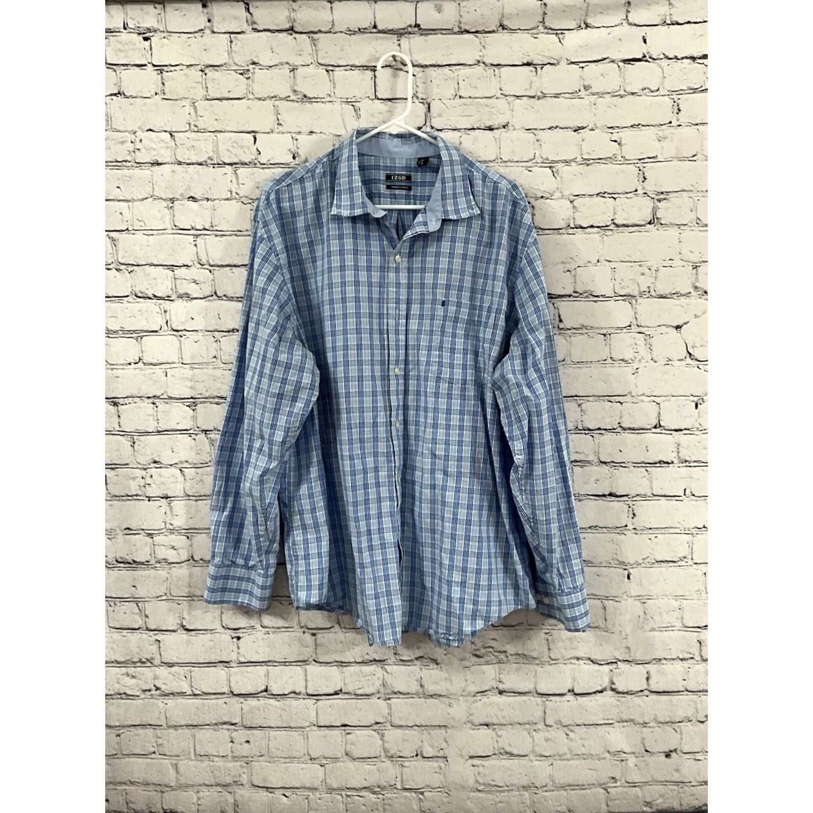 Izod IZOD Mens Button-Up Shirt XL Plaid Checkered Long Sleeve Casual Blue Cotton Woven Button-Down Embroidered Wrinkle Resistant Regular Fit Size US XL / EU 56 / 4 - 2 Thumbnail