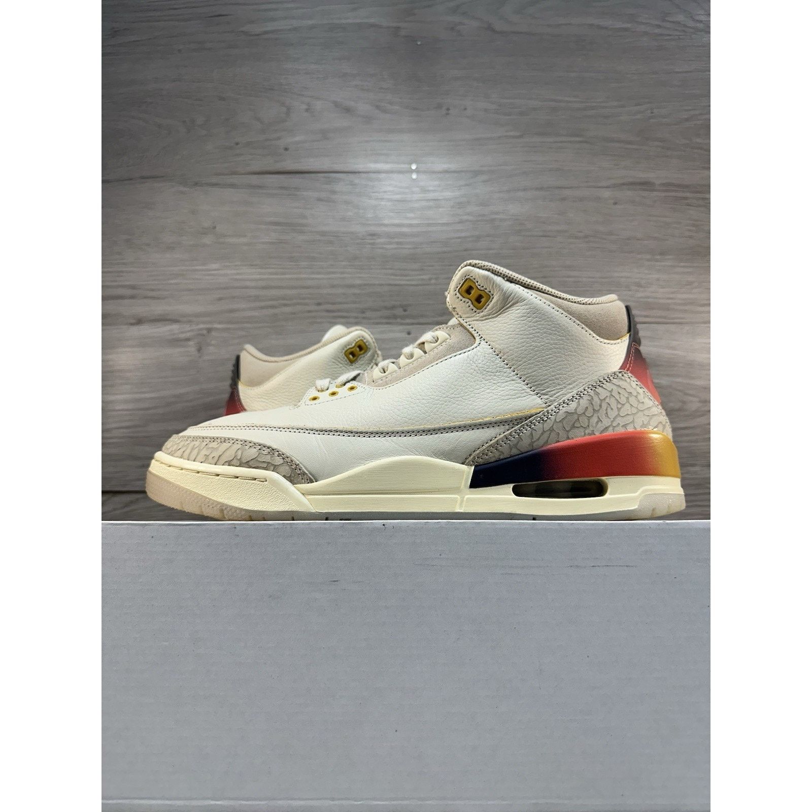 J Balvin × Jordan Brand Jordan 3 Retro x J. Balvin Medellin Sunset - Size 12 Size US 12 / EU 45 - 1 Thumbnail