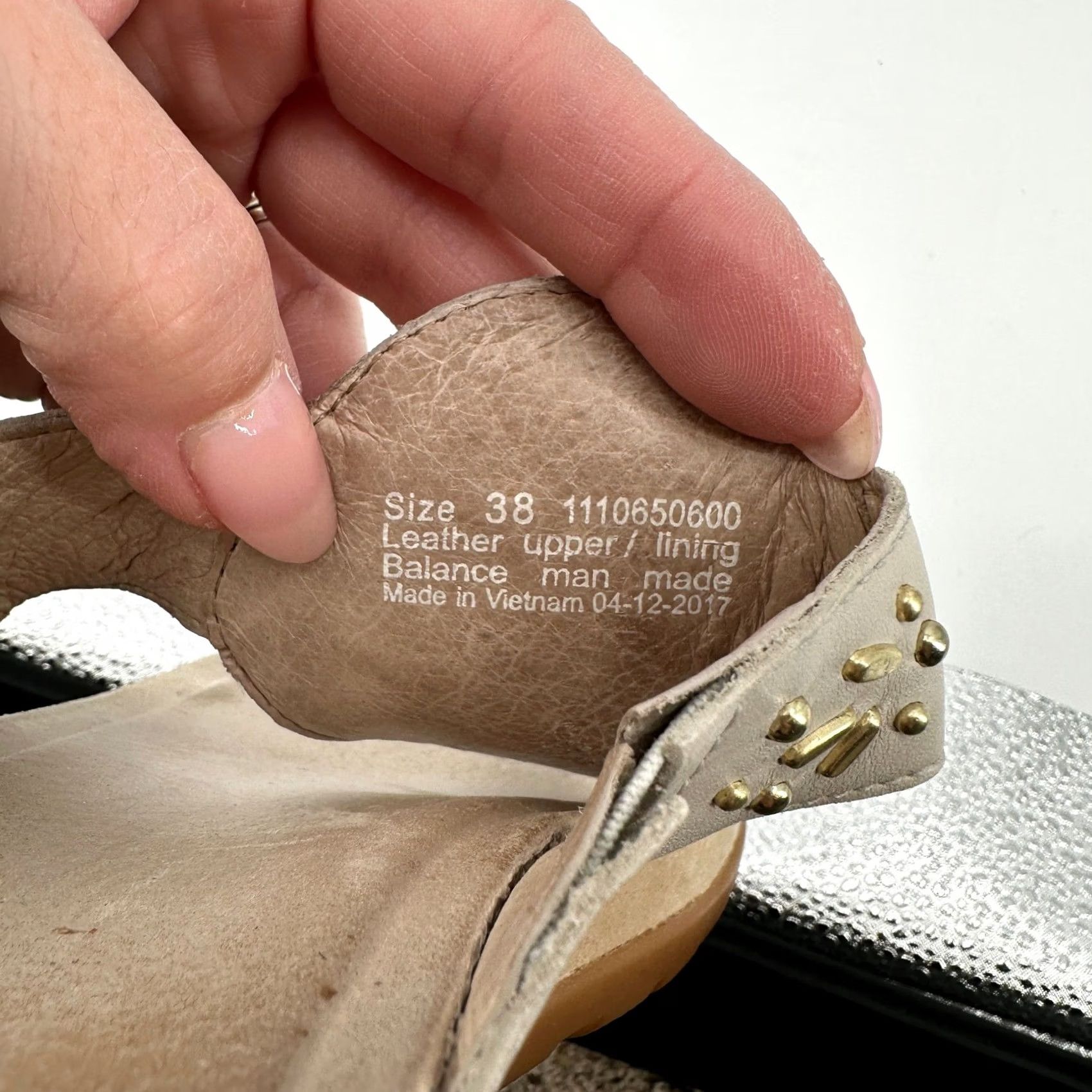 Dansko VINTAGE Dansko Benita Flip Flop Sandal 38 Ivory Leather Studded Laser Cut Thong Sandals Womens Size US 8 / IT 38 - 8 Thumbnail