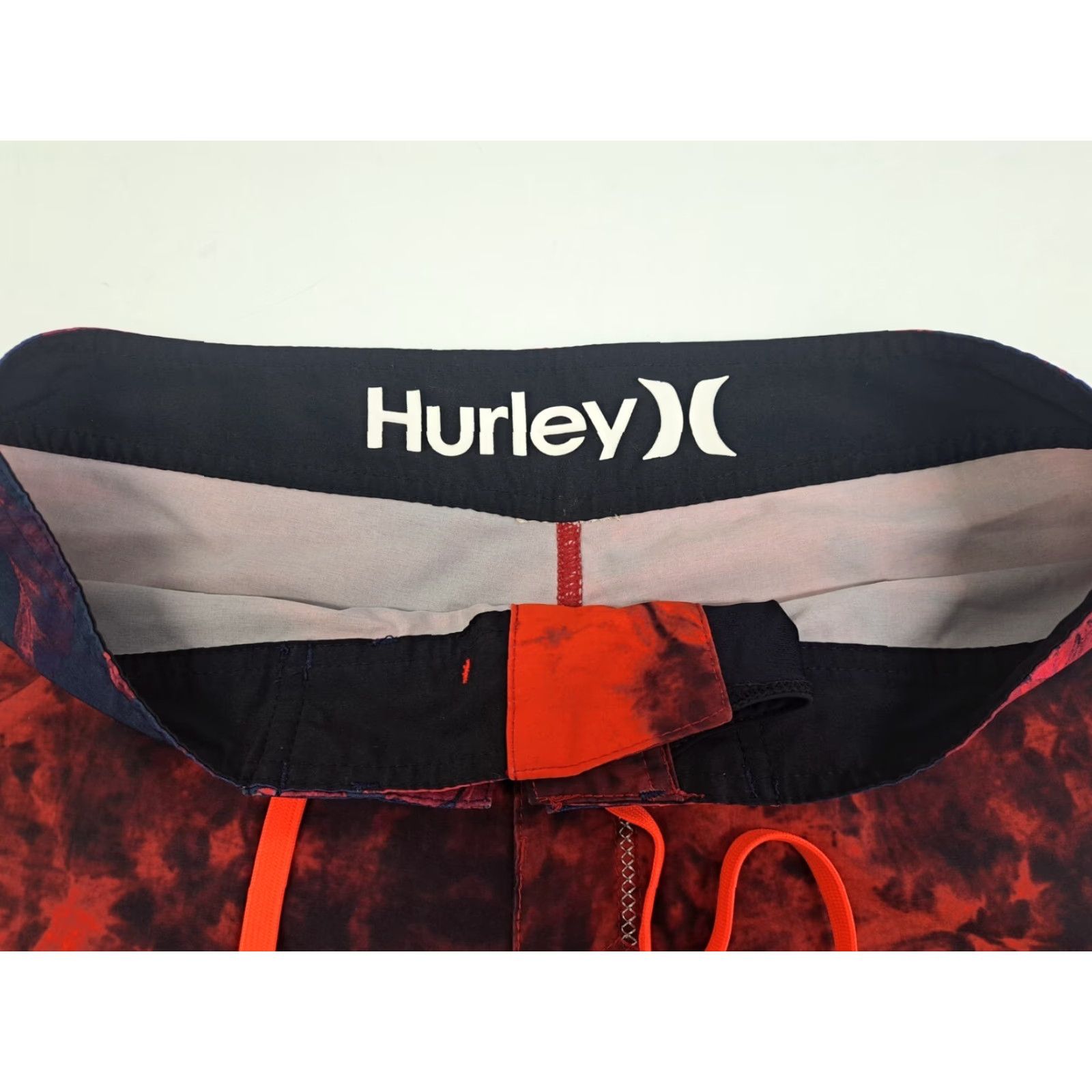 Hurley Hurley Phantom Board Shorts Men 32 Red/Black Polyester Drawstring Back Pocket Lightweight Beach 90s Theme Lifeguard Surfing Recreational Size US 32 / EU 48 - 7 Thumbnail