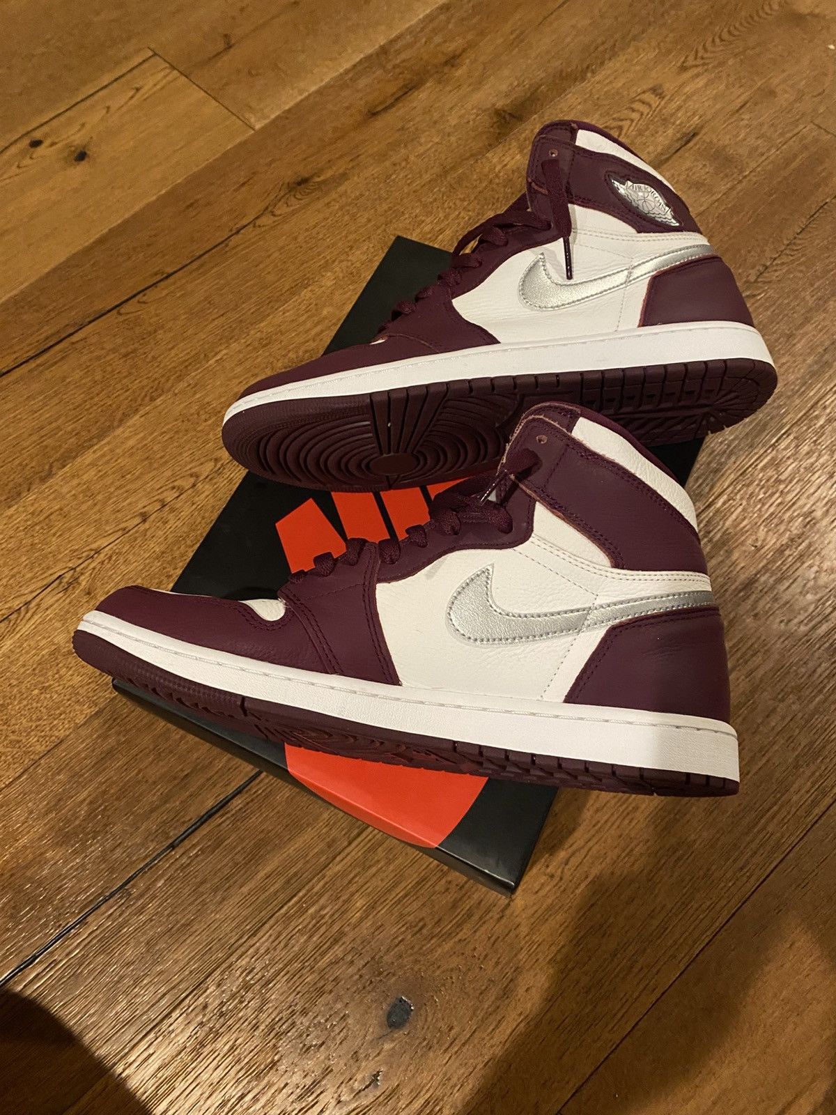 Jordan Brand × Nike Air Jordan 1 Retro Bordeaux Size 10.5 Size US 10.5 / EU 43-44 - 9 Thumbnail