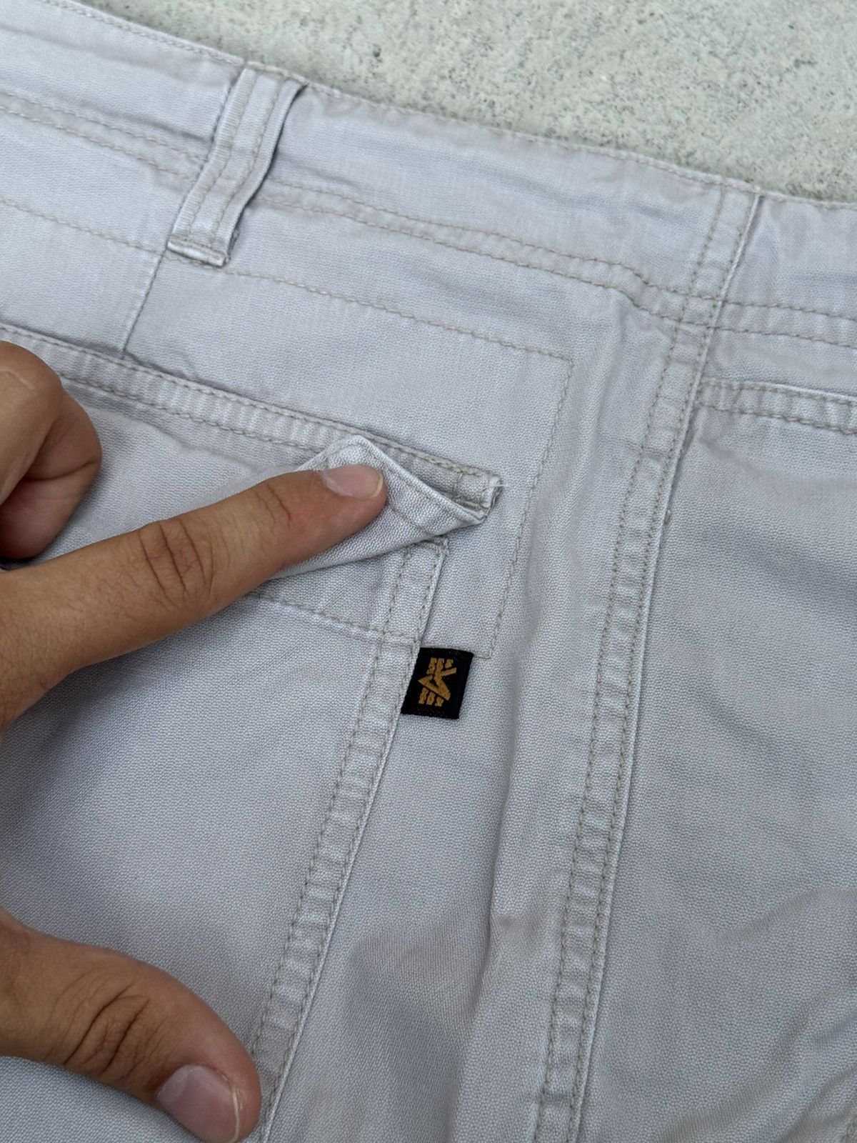 Alpha Industries VINTAGE ALPHA INDUSTRIES CARGO SHORTS US ARMY Size US 32 / EU 48 - 12 Thumbnail