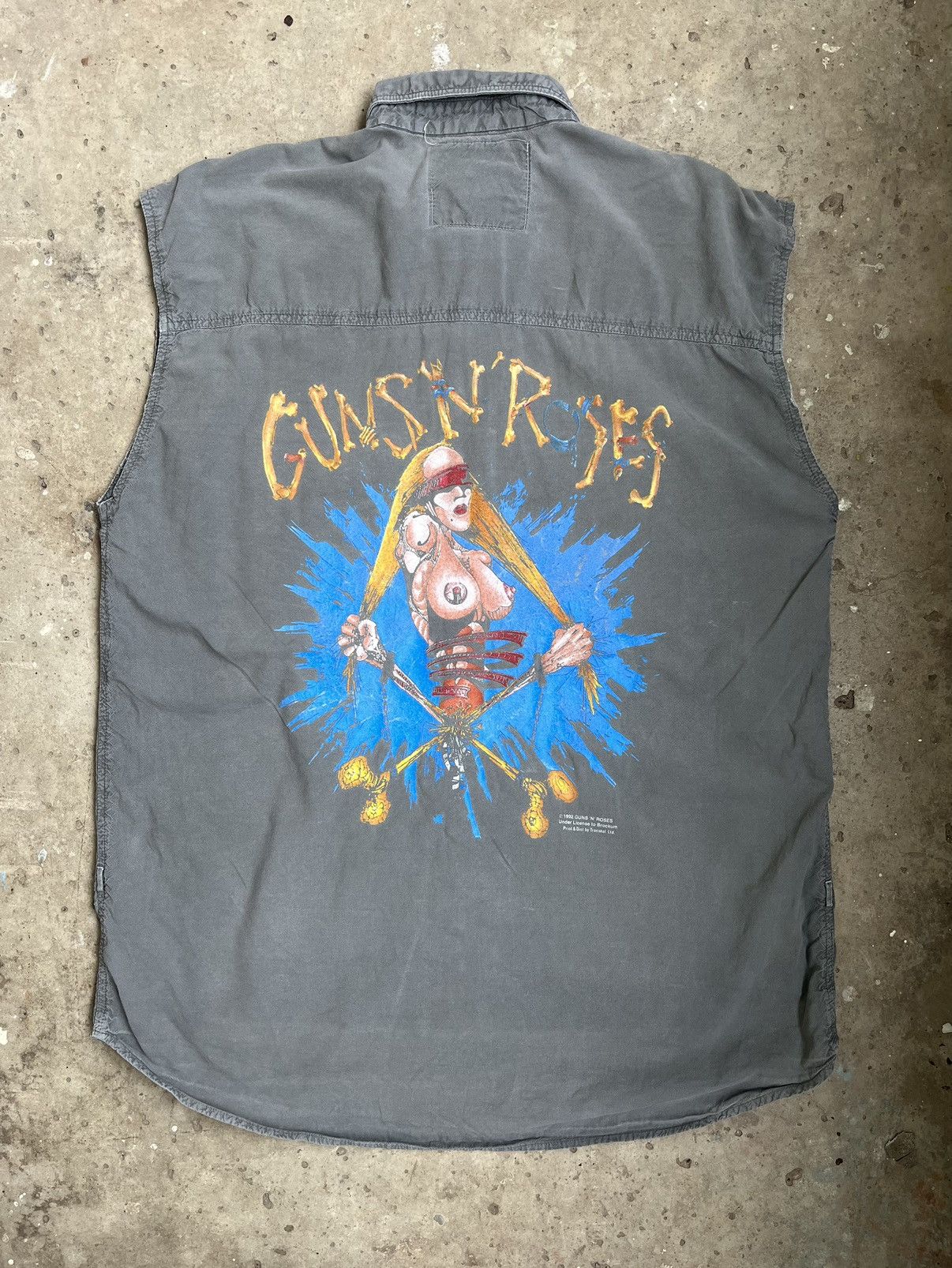 image of Band Tees x Guns N Roses Vintage Gun’S N Roses 1992 Trontex Sleeveless Buttons Shirt in Stone Gray 