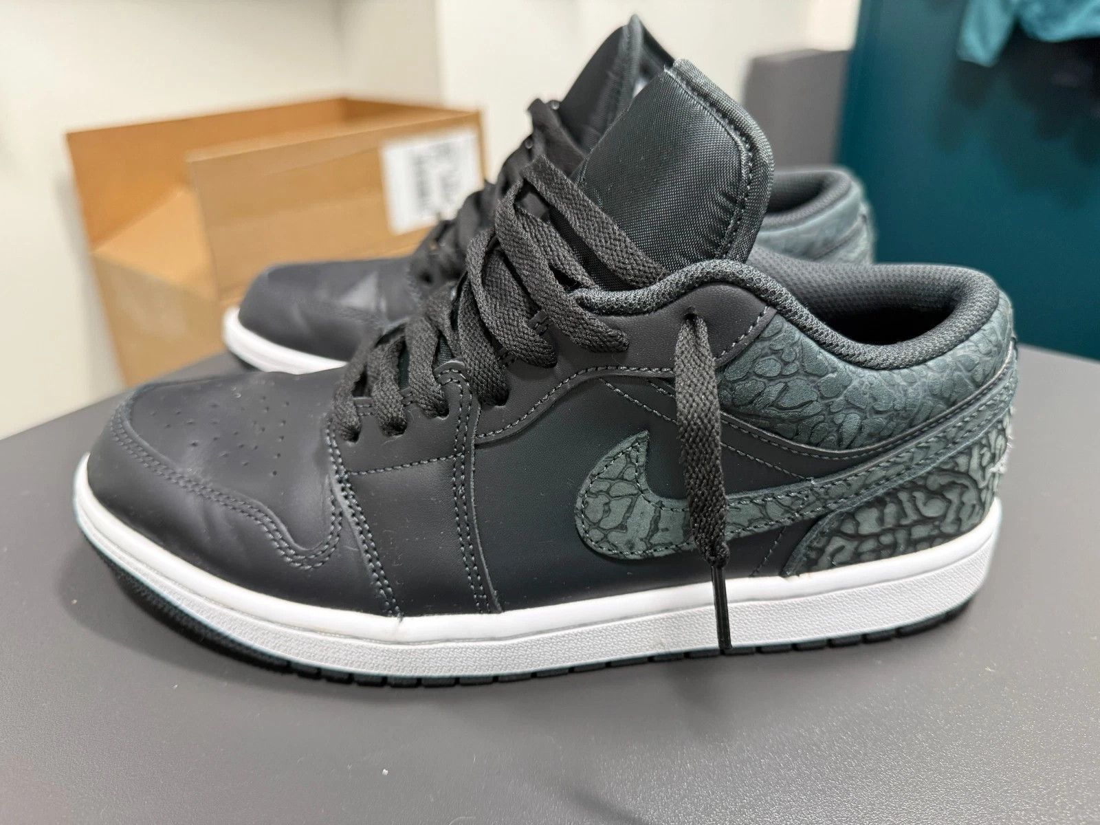 Jordan Brand Air Jordan 1 SE Low - Black Elephant Size US 8.5 / EU 41-42 - 2 Thumbnail