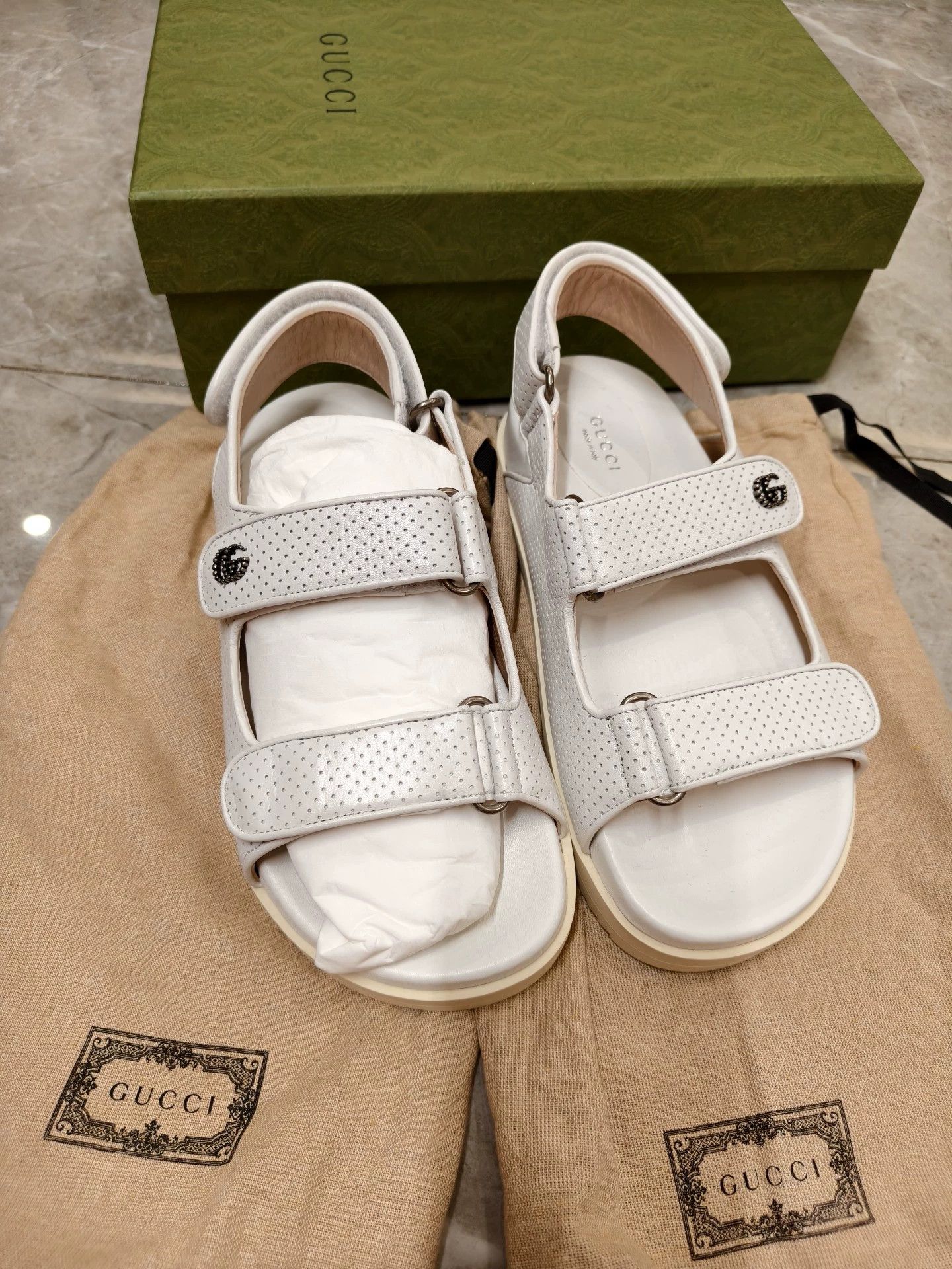 Gucci Gucci Women's White Sandals 37 EU New Authentic Size US 6.5 / IT 36.5 - 1 Thumbnail