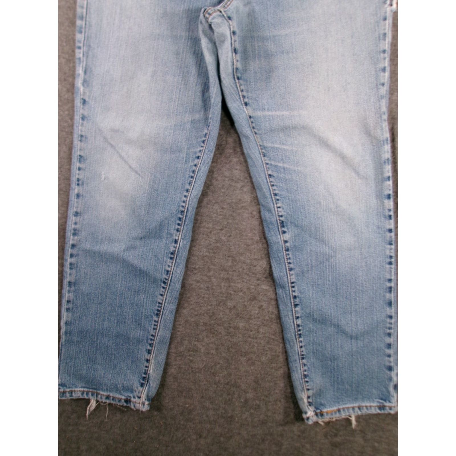 Levi's VINTAGE Levi's Jeans Women 16 Blue Light Wash Distressed Relaxed Fit Tapered 90s Size 38" / US 16 / IT 52 - 5 Thumbnail