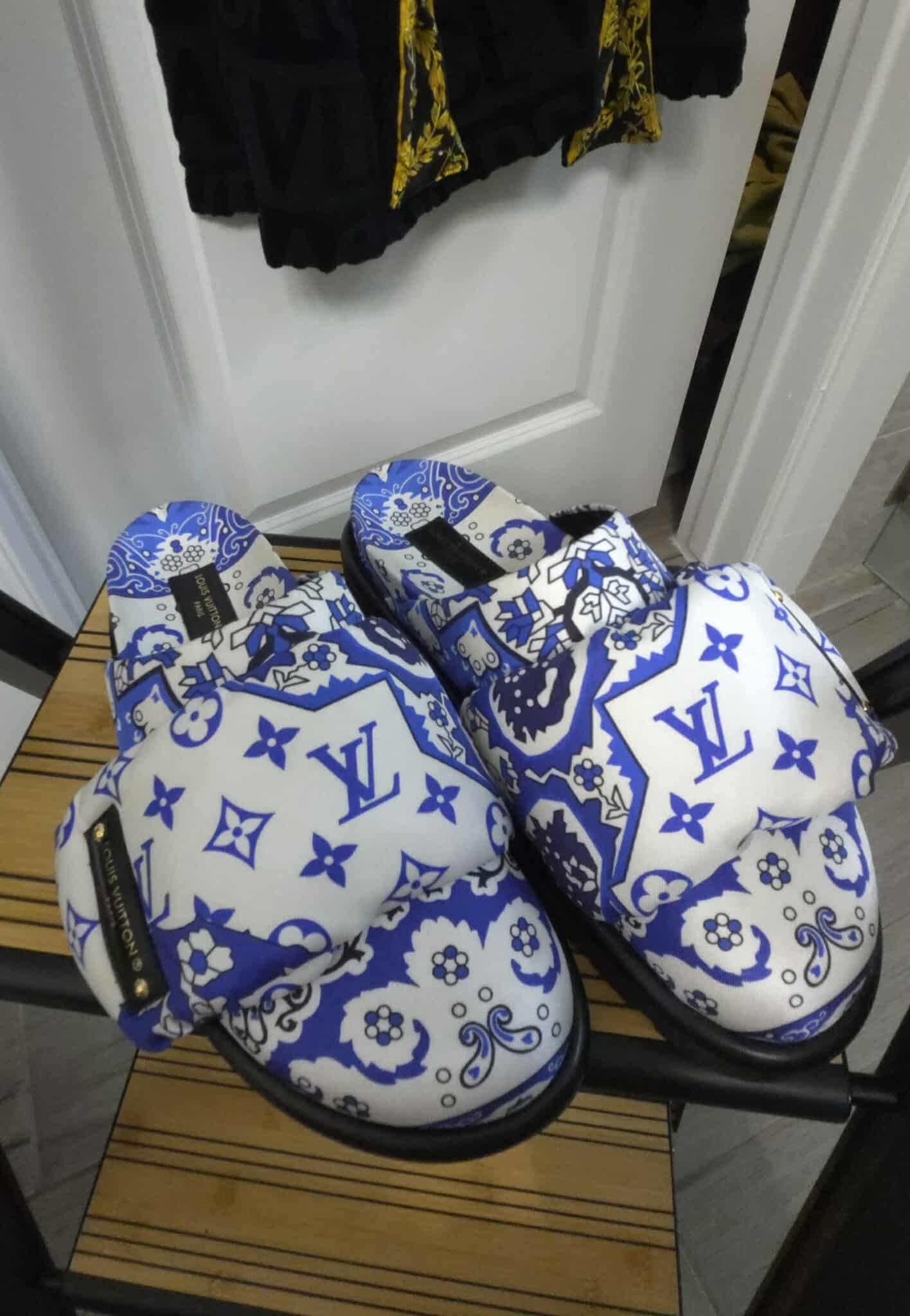 Louis Vuitton Louis Vuitton 2022 Printed Mules Women's Size: 9 | IT 39 Size US 9 / IT 39 - 2 Thumbnail