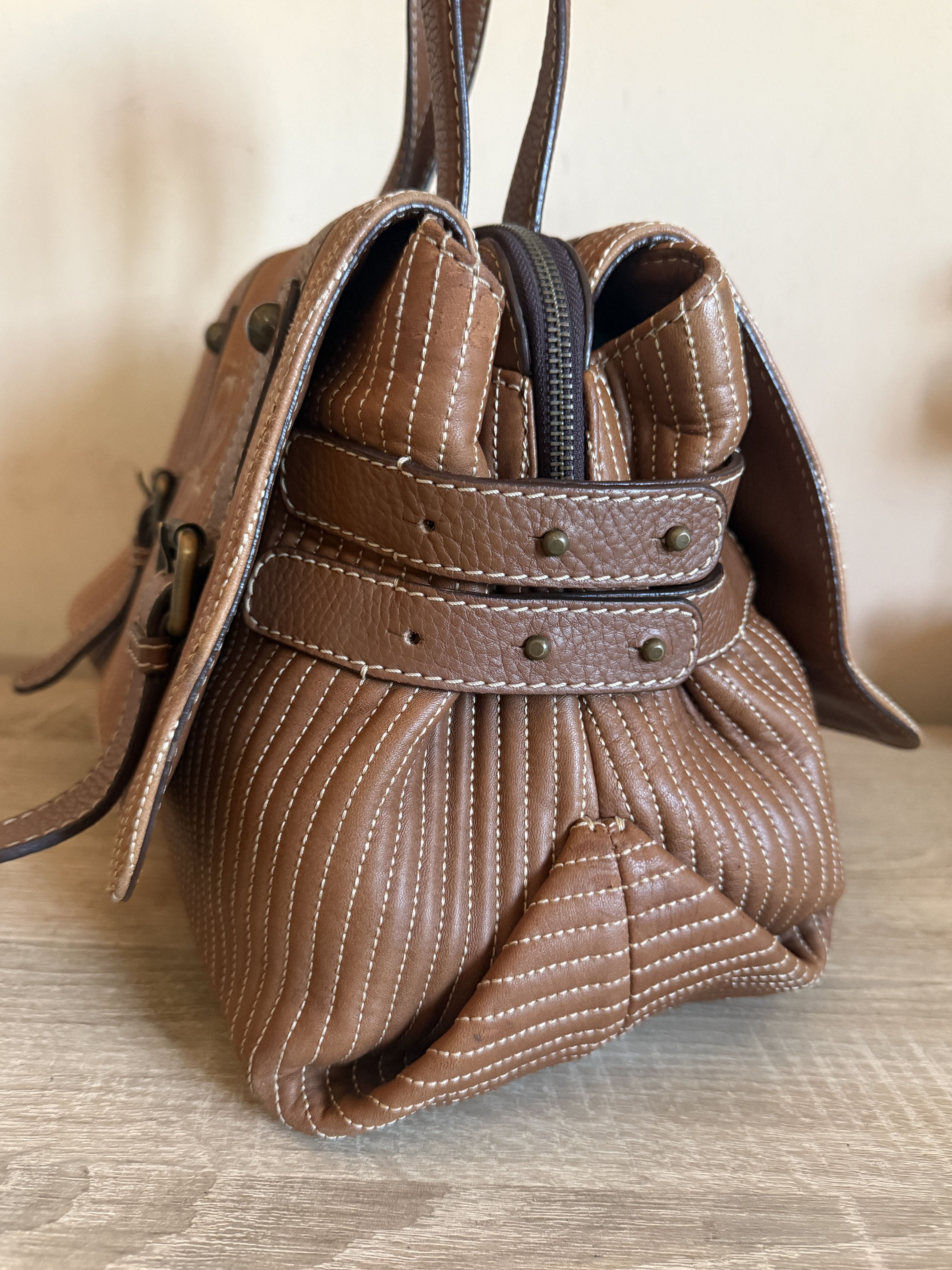Carolina Herrera Rare handbag quilted leather camel brown CH monogrammed Size ONE SIZE - 5 Thumbnail