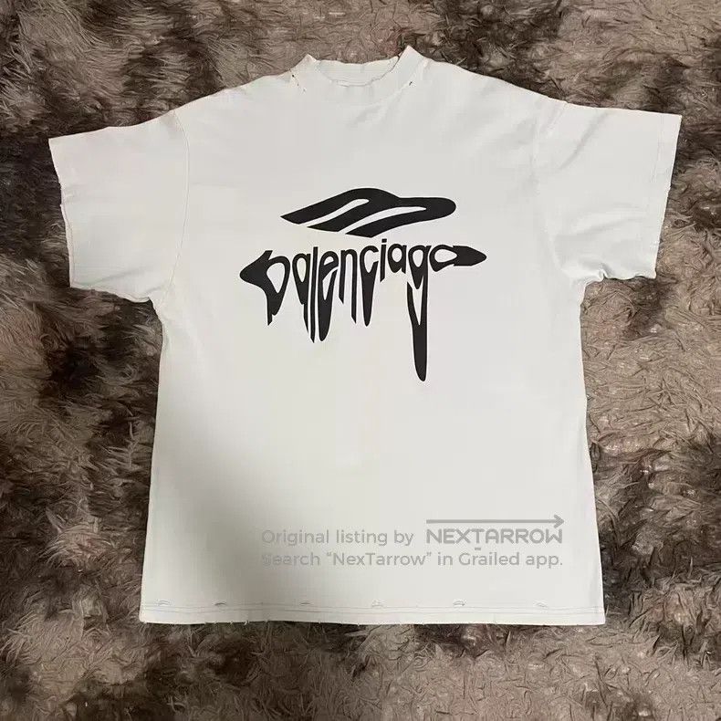 Balenciaga Balenciaga White dissolved letter logo round neck short-sl Size US S / EU 44-46 / 1 - 1 Thumbnail