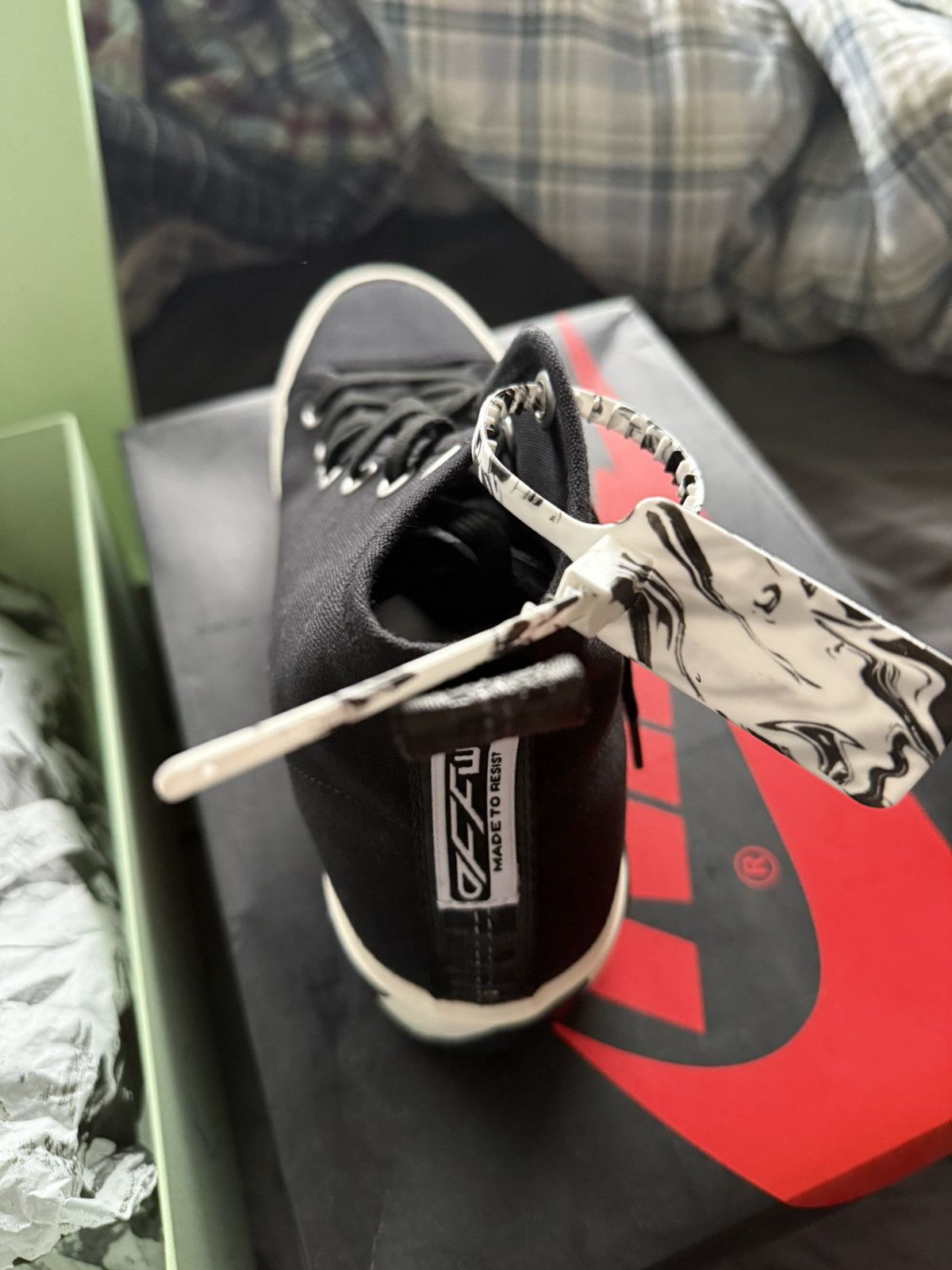 Off-White Off White Mid Top Vulcanized Canvas Size US 11 / EU 44 - 3 Thumbnail