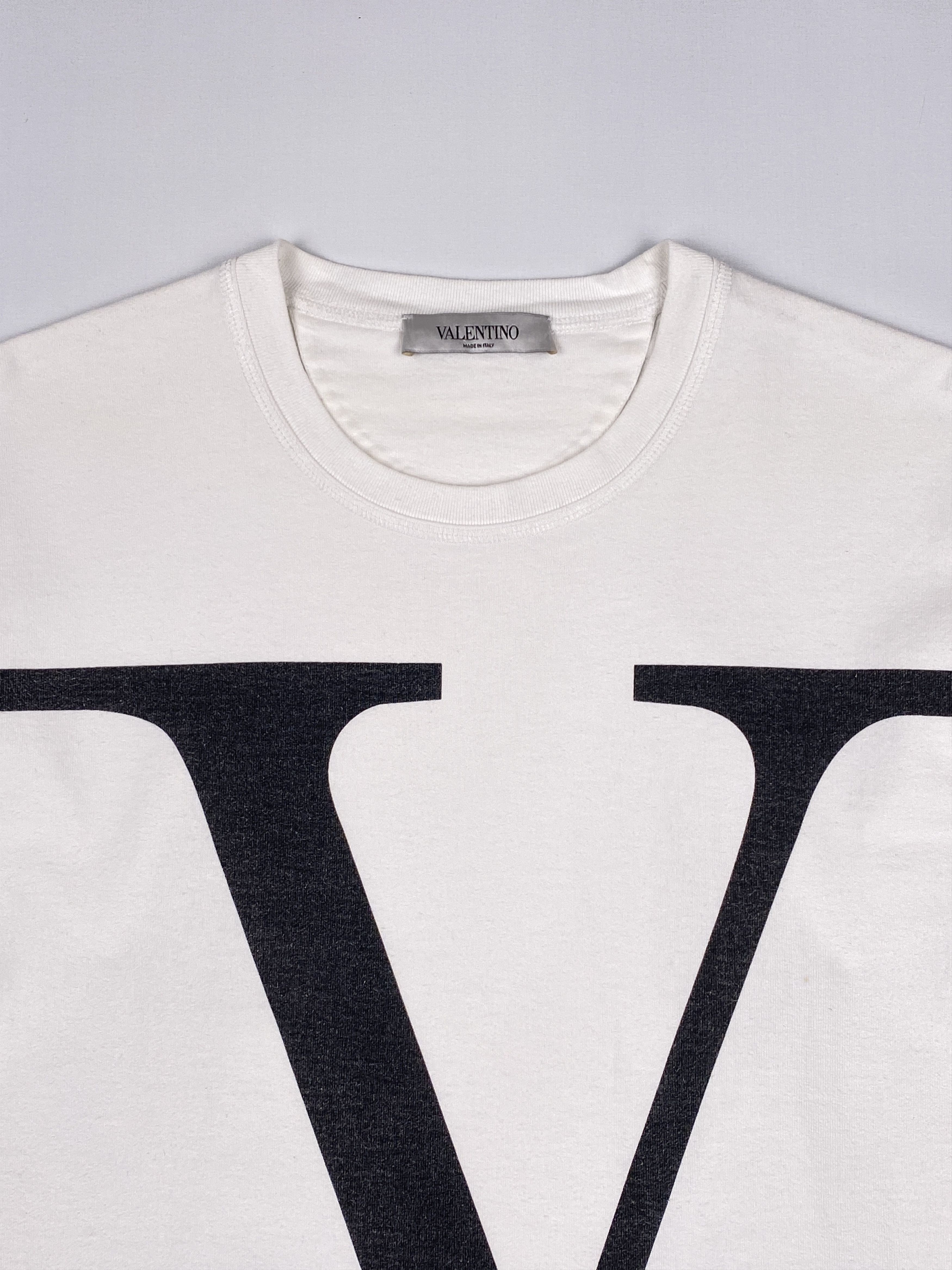 Valentino "V" Logo T-Shirt Size US M / EU 48-50 / 2 - 3 Thumbnail
