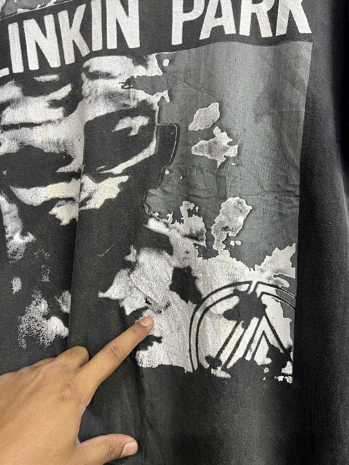 Band Tees × Vintage Rare THRASHED Linkin Park Living Things World Tour Tee Size US M / EU 48-50 / 2 - 9 Thumbnail