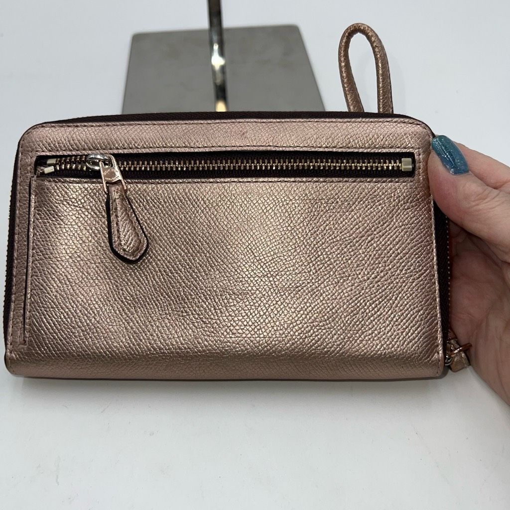 Coach Coach Women's Metallic Universal Wallet with Phone Pocket in Rose Gold Pebble Leather. Size ONE SIZE - 4 Thumbnail