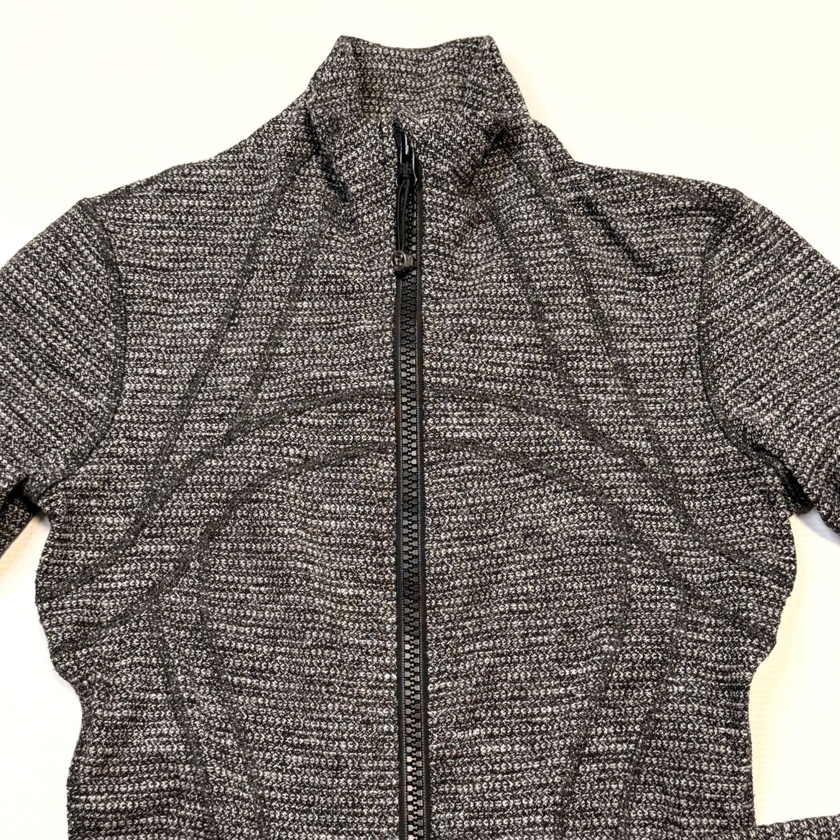 Lululemon Lululemon Define Jacket Womens 2 Gray Flecked Full Zip Track Thumbholes Athletic Jacket Women Size 2 Gray Flecked Reflective Pockets Zip Short Sleeve? Size XS / US 0-2 / IT 36-38 - 3 Thumbnail