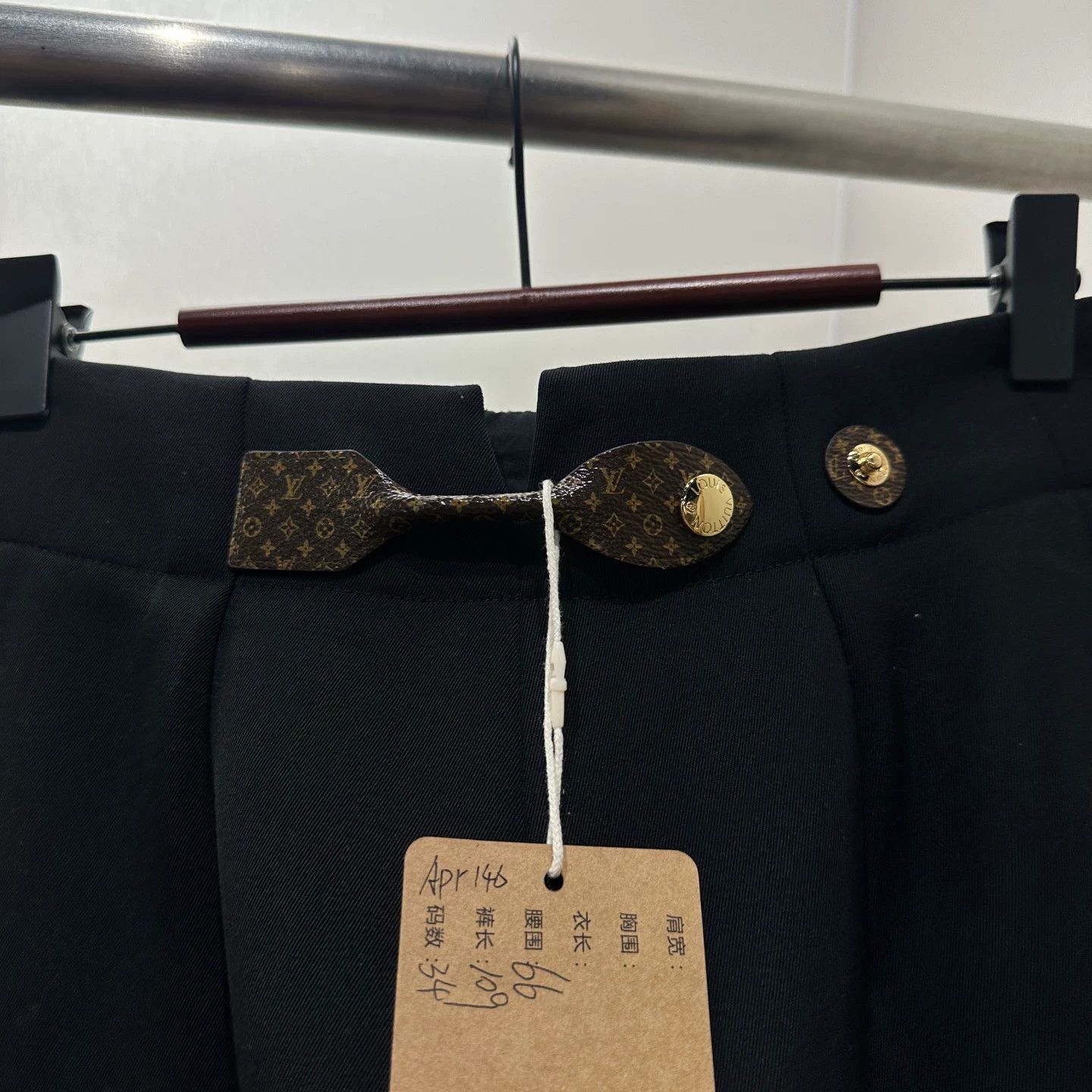 Louis Vuitton Louis Vuitton Monogram Wool Trousers Gold Hardware 34 Size 25" / US 0 / IT 36 - 6 Thumbnail