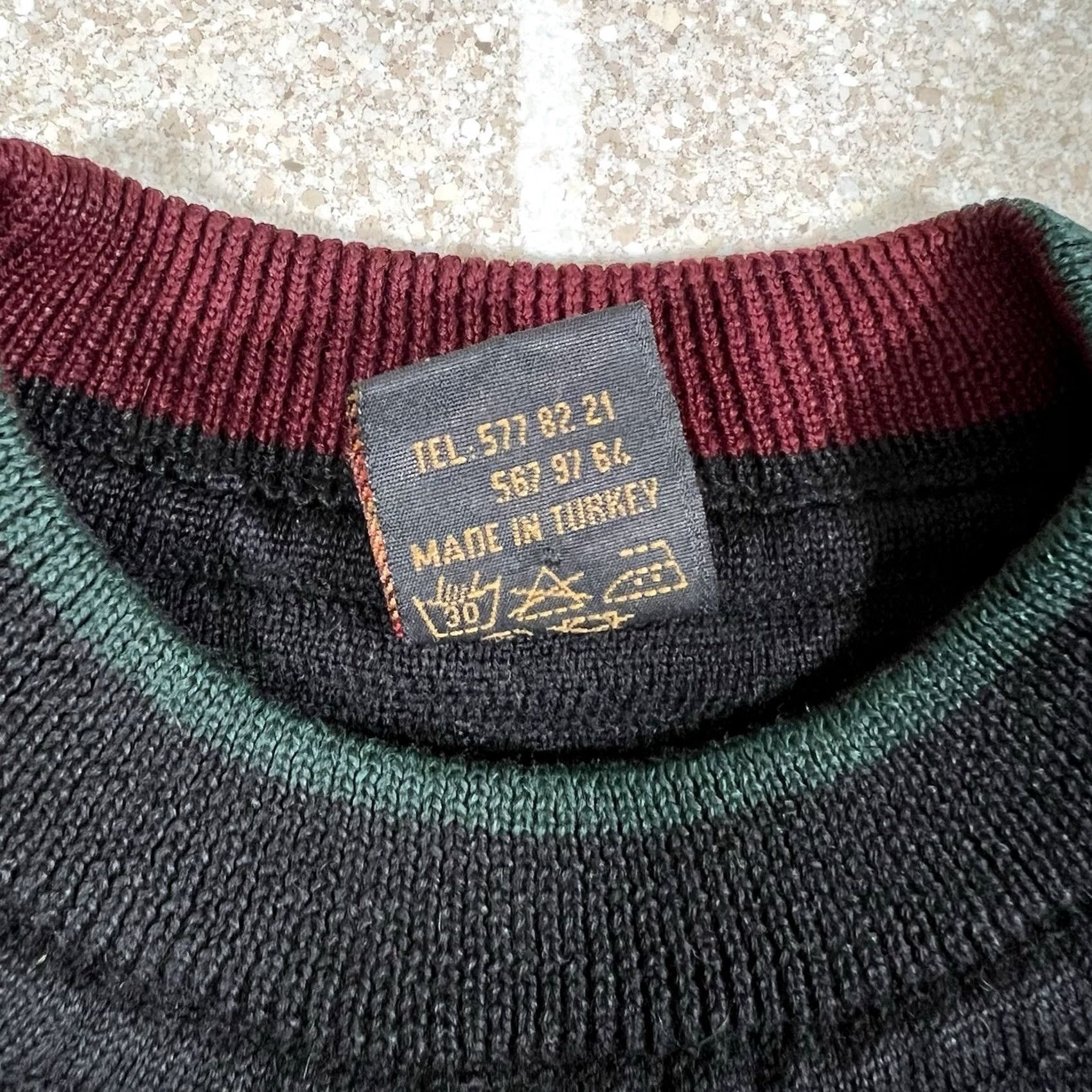 Vintage VINTAGE Nisa Orme Wool Blend Aztec Pattern Sweater Men Large Black Pullover Wool M L Aztec 90s Size US L / EU 52-54 / 3 - 5 Thumbnail