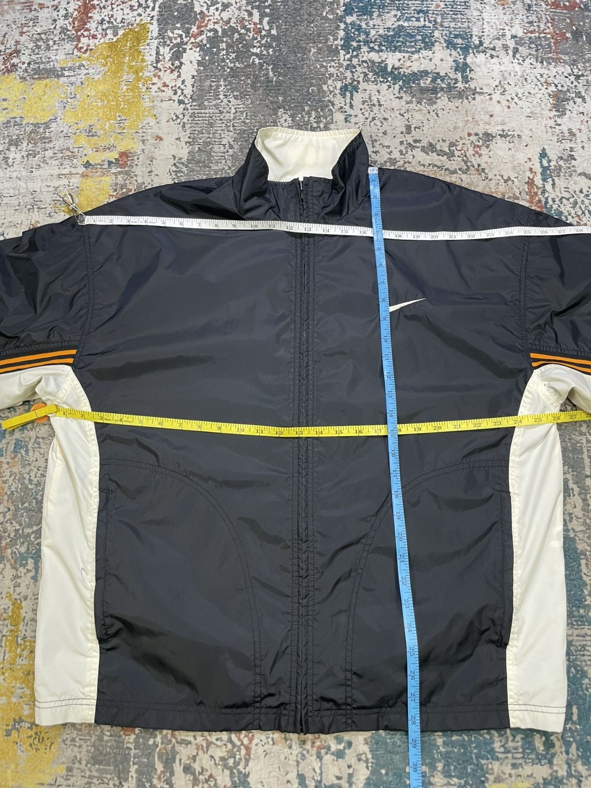 Nike Vtg 90s Nike Swoosh Back Hit Spellout Windbreaker Jacket Size US L / EU 52-54 / 3 - 13 Thumbnail
