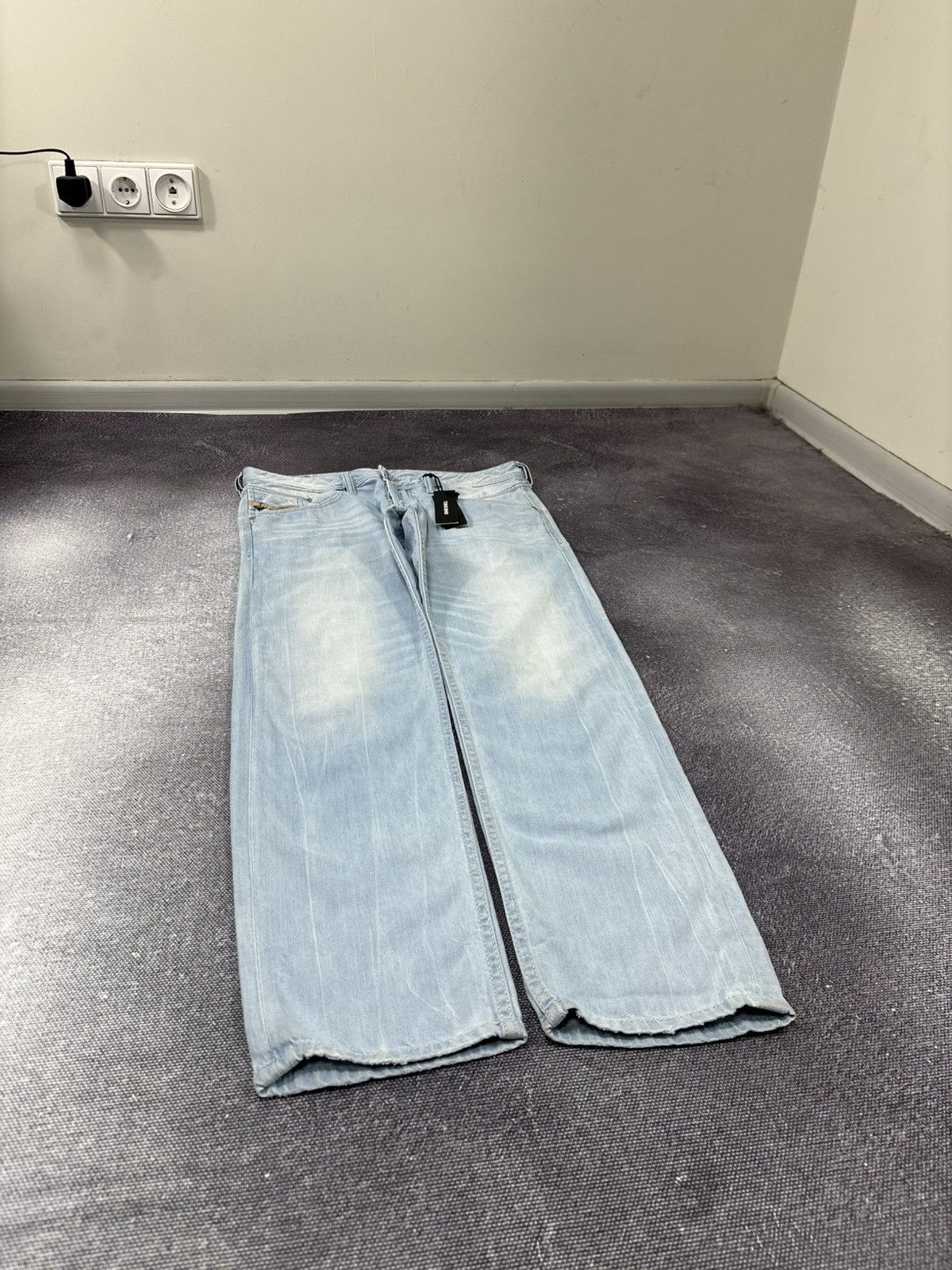 Diesel Diesel Belther Regular Slim Tapered NWT Men’s Denim Jeans Size US 32 / EU 48 - 3 Thumbnail