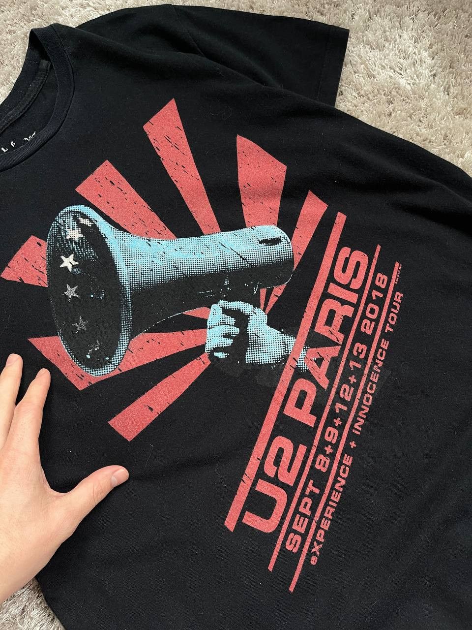 Band Tees × Vintage U2 Berlin Experience Innocence Tour 2018 Graphic T-shirt Size US L / EU 52-54 / 3 - 5 Thumbnail