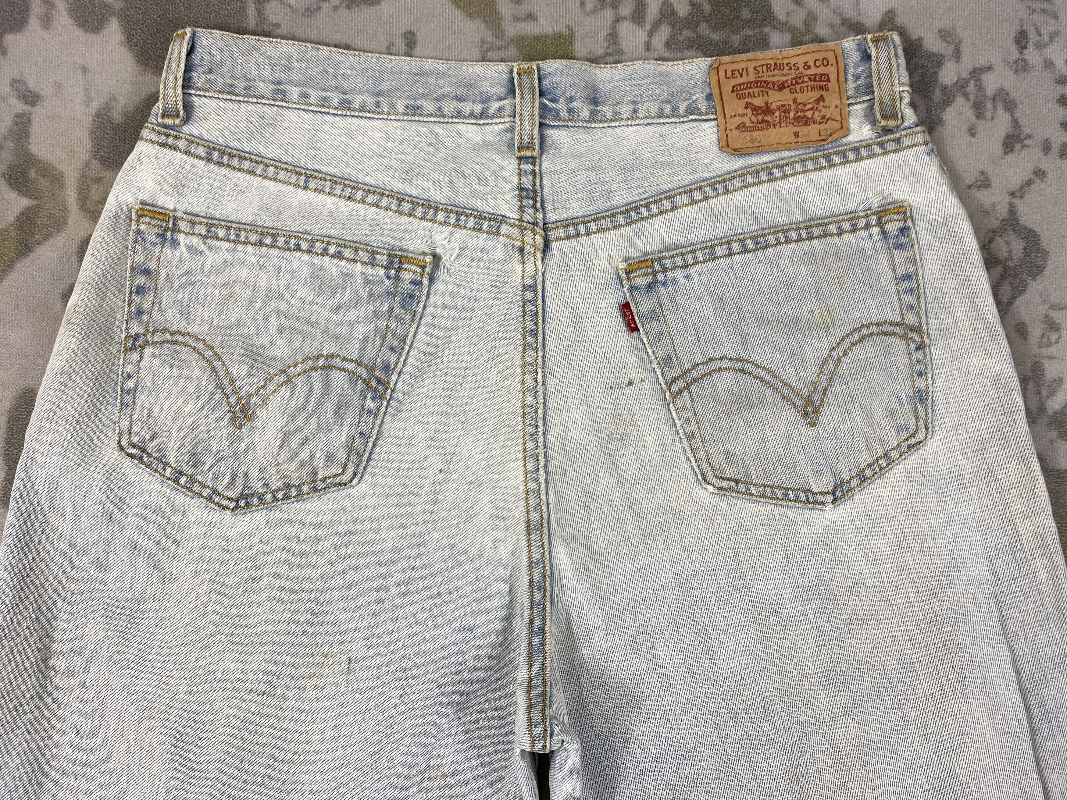Levi's Light Wash Vintage Levi's 560 Jeans 35x32 Denim -JN1024 Size US 35 - 4 Thumbnail