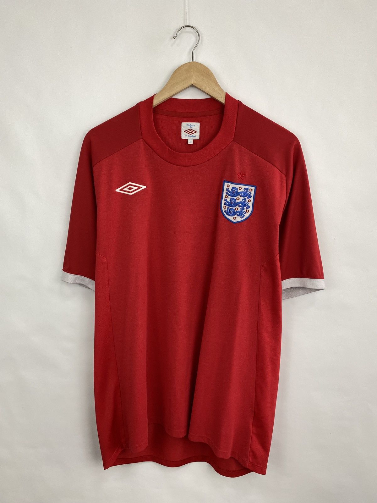 Umbro 🏴󠁧󠁢󠁥󠁮󠁧󠁿 England Umbro 2016 Soccer Jersey Training Rare Retro Size US L / EU 52-54 / 3 - 3 Thumbnail