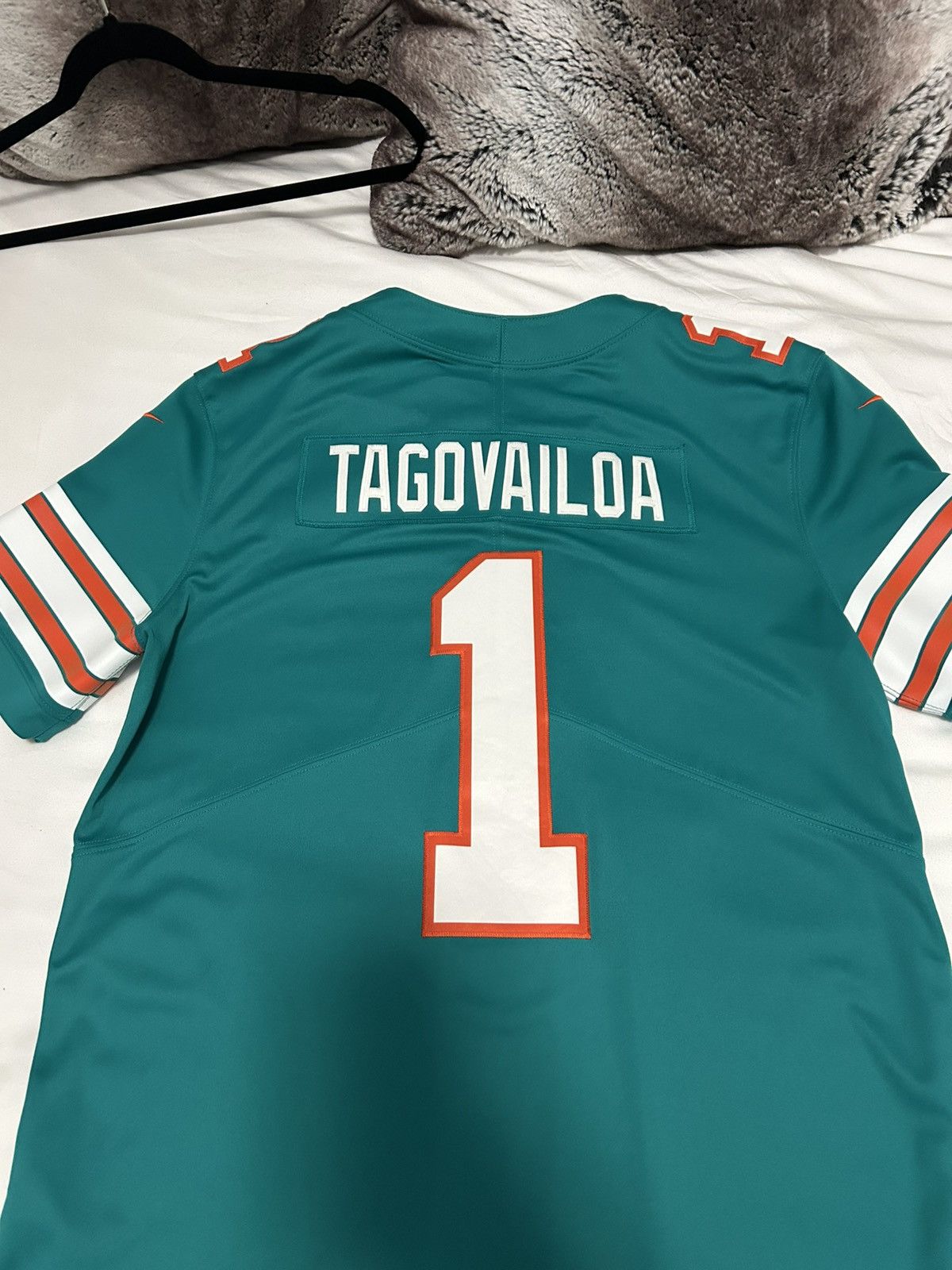 Nike Nike Tua Tagovailoa Jersey Size US L / EU 52-54 / 3 - 2 Thumbnail