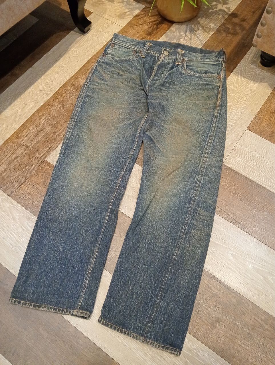 Warehouse BLUE & GRAY BY WAREHOUSE JAPAN WASHED BLUE SELVEDGE DENIM Size US 33 - 2 Thumbnail