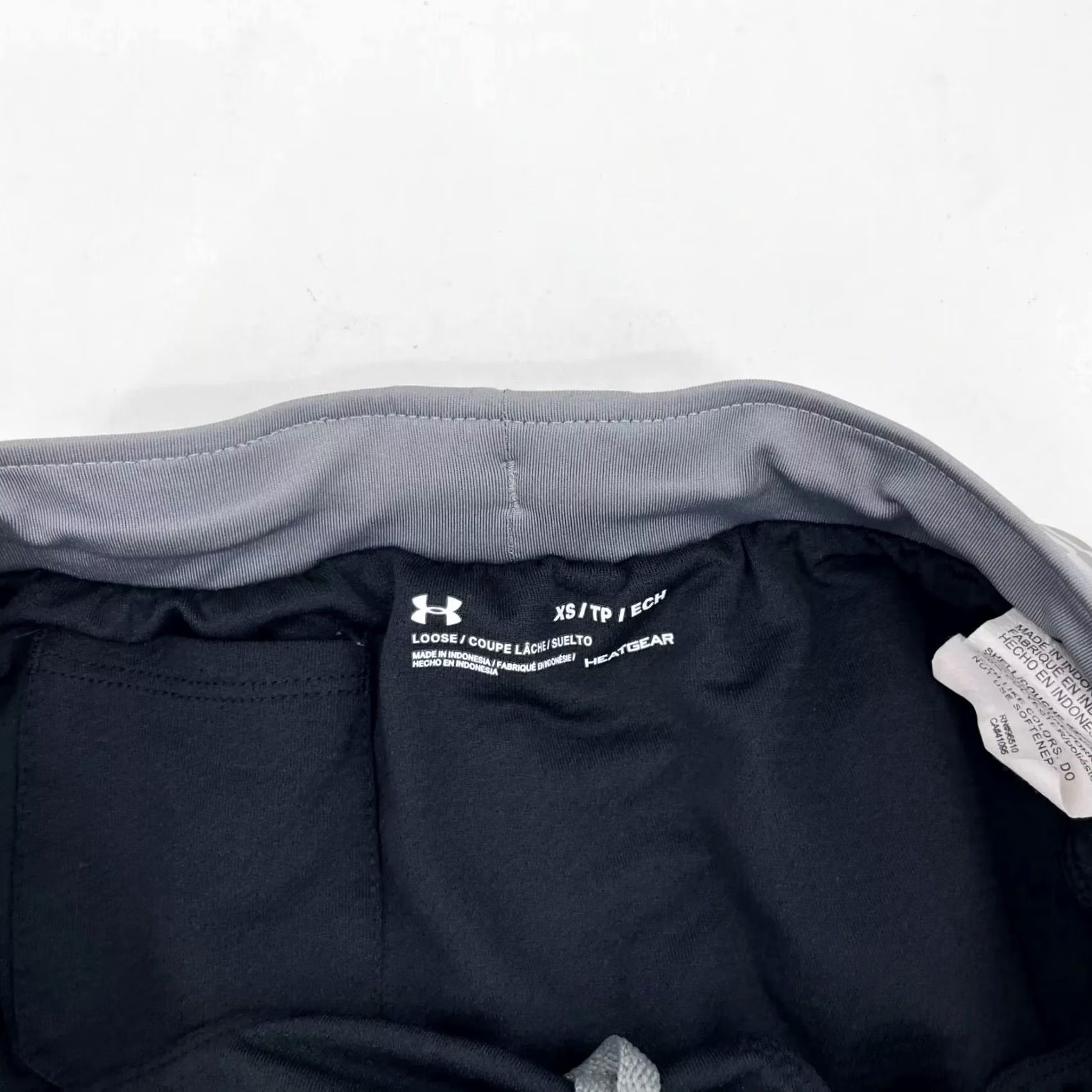 Under Armour Under Armour Active Shorts Women's XS Gray Logo Lined Drawstring Athletic Shorts Size 26" / US 2 / IT 38 - 6 Thumbnail