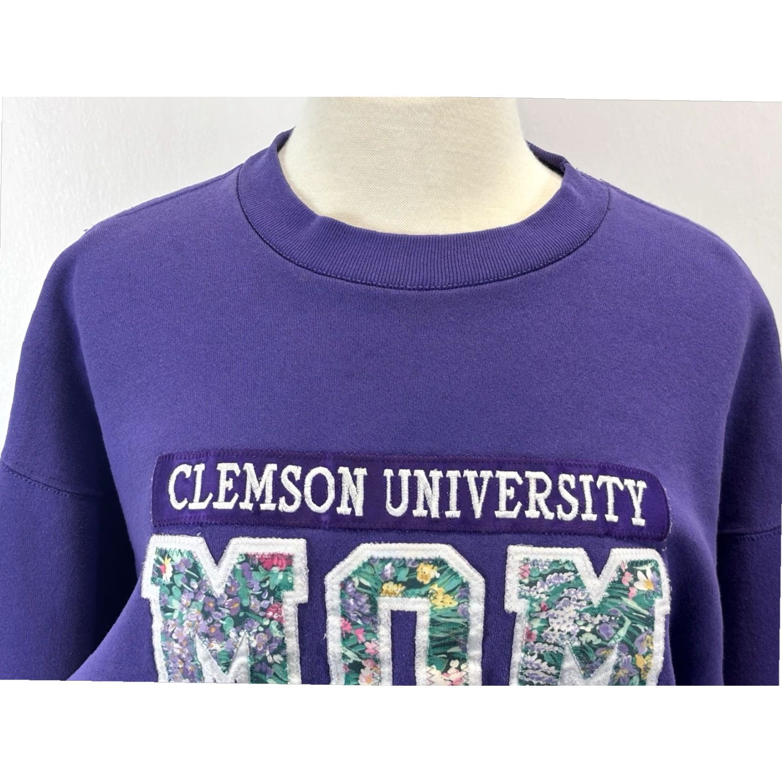 X-LARGE VINTAGE Nu Sportswear Auburn Mom Pullover Sweatshirt Women's XL Purple Floral 90s Fall Winter Size XL / US 12-14 / IT 48-50 - 5 Thumbnail