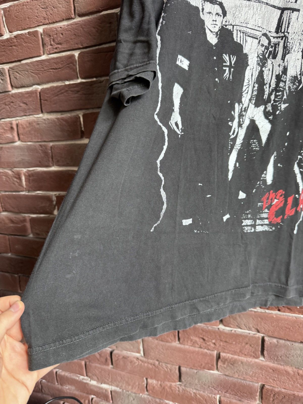 Band Tees 90s The Clash Vintage UK Punk Band Tshirt Grail Tour Hype Size US L / EU 52-54 / 3 - 4 Thumbnail