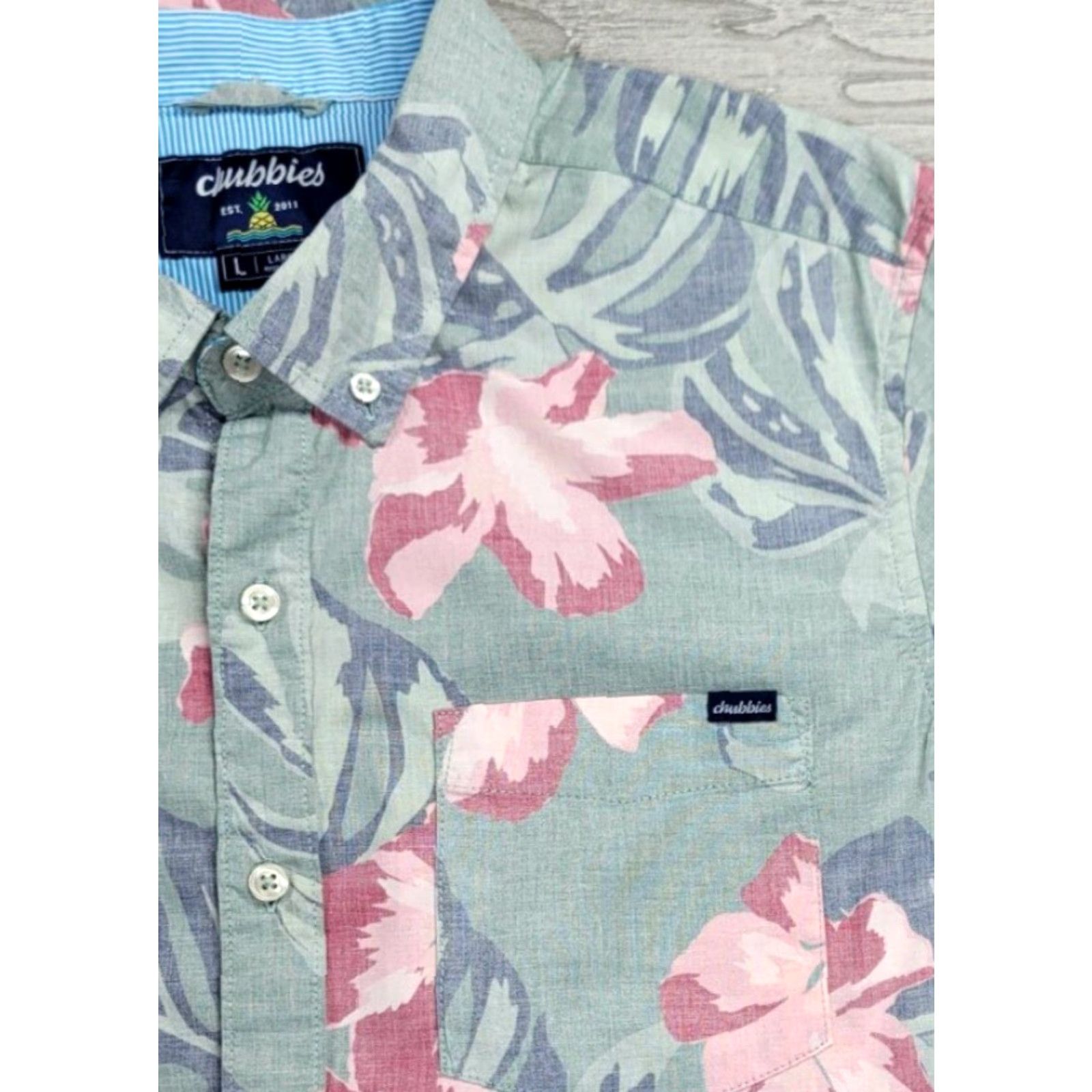 Chubbies Chubbies Friday Shirt Short Sleeve Button Up Men’s Sz L Hawaiian Reverse Print Shirt Size US L / EU 52-54 / 3 - 5 Thumbnail