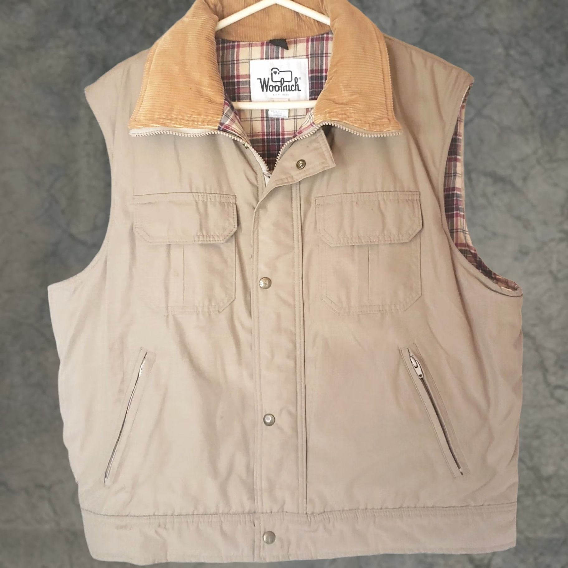 Vintage Vintage 70s Woolrich Mens XL Cowboy Ranch Farm Puffer Trucker Vest Softshell Corduroy Size US XL / EU 56 / 4 - 1 Thumbnail