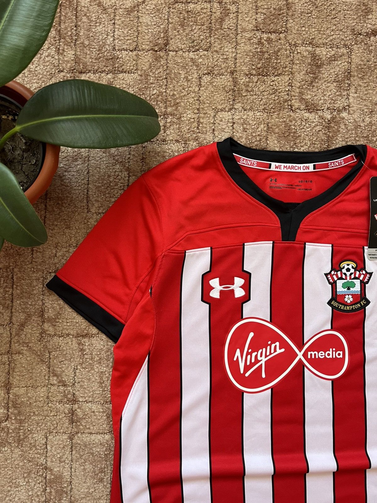 Under Armour Southampton FC 2018 2019 Home Under Armour Football Jersey Size US S / EU 44-46 / 1 - 2 Thumbnail
