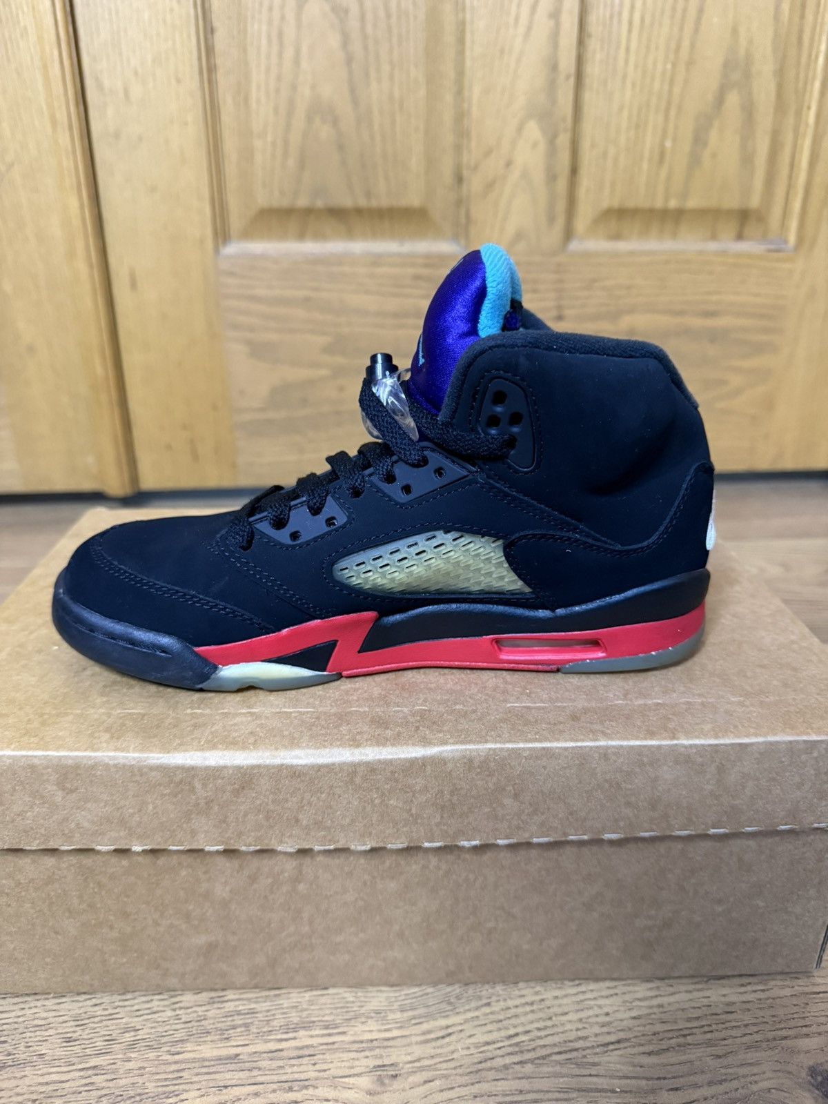 Jordan Brand Air Jordan 5 “Top 3” Size 5.5y Size US 5.5 / EU 38 - 10 Thumbnail