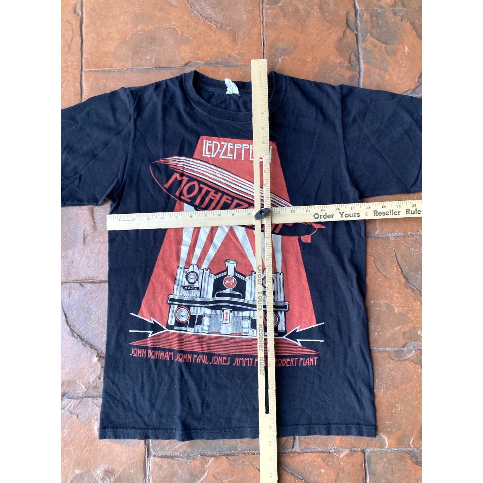 Hanes VINTAGE Led Zeppelin Mothership Band Tour T-Shirt Small Men Crew Neck Black Cotton Hanes Graphic Print Short Sleeve Rock 2000s Mens Size US S / EU 44-46 / 1 - 5 Thumbnail