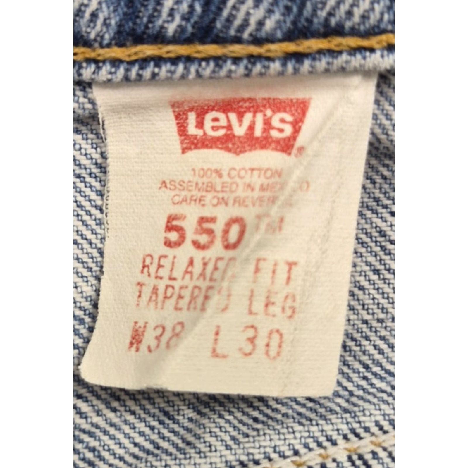 Levi's VINTAGE Levi's 550 Jeans Mens 38x30 Relaxed Tapered Light Wash Denim 90s USA 5-Pocket Mens Regular Blue Jeans Size US 38 / EU 54 - 6 Thumbnail